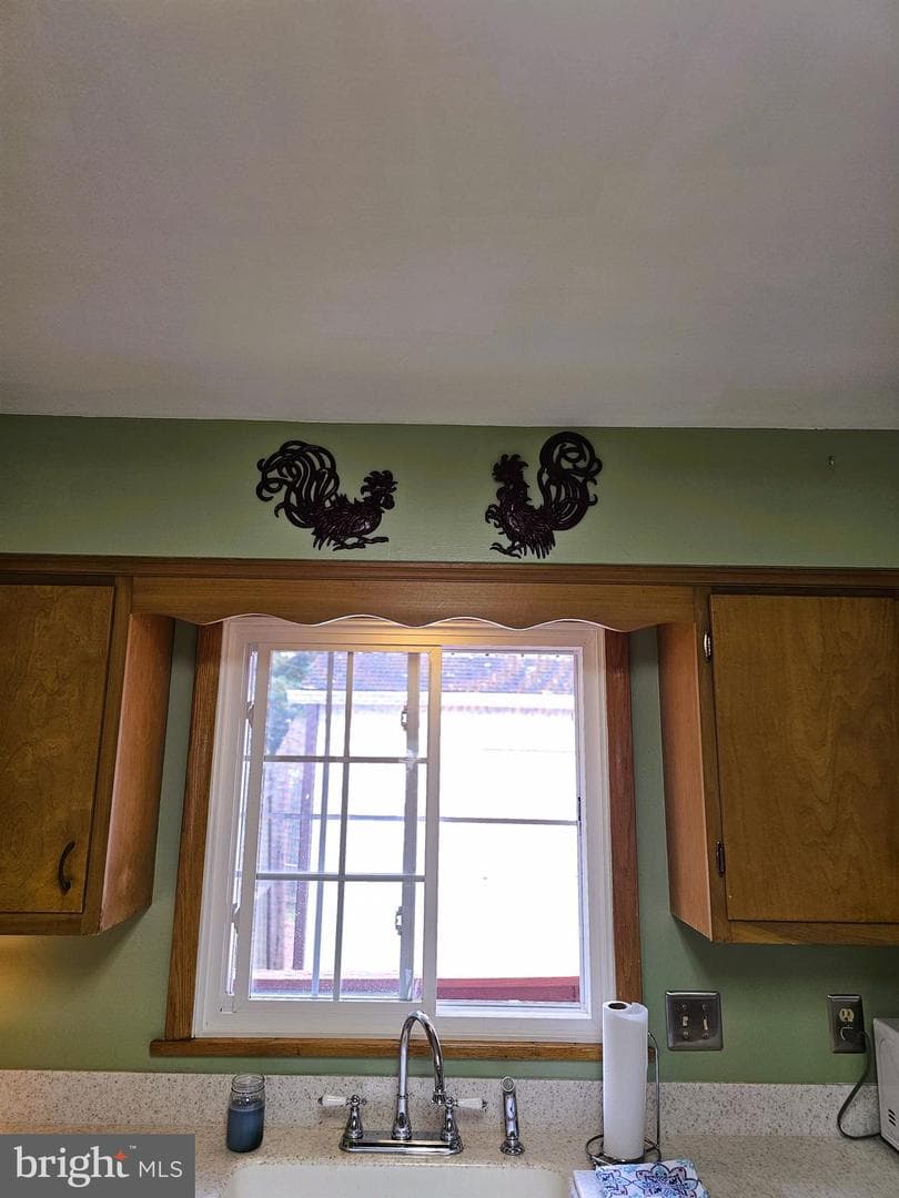 213 Central Avenue photo 10