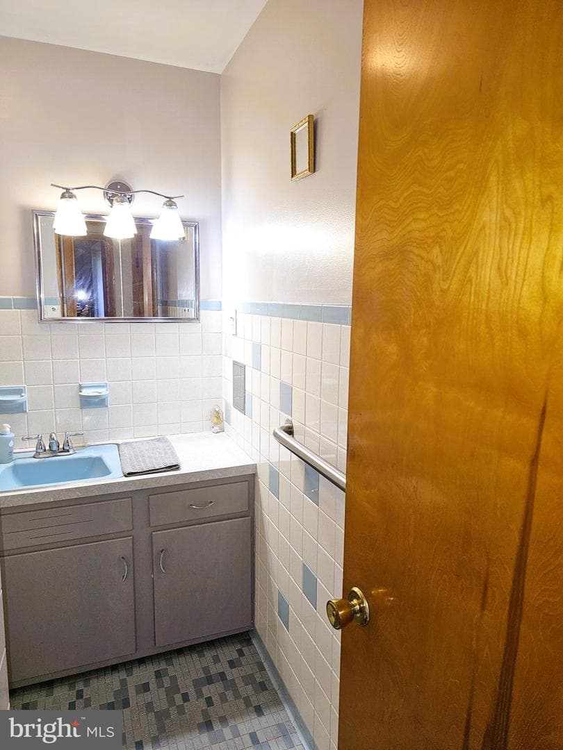 213 Central Avenue photo 20