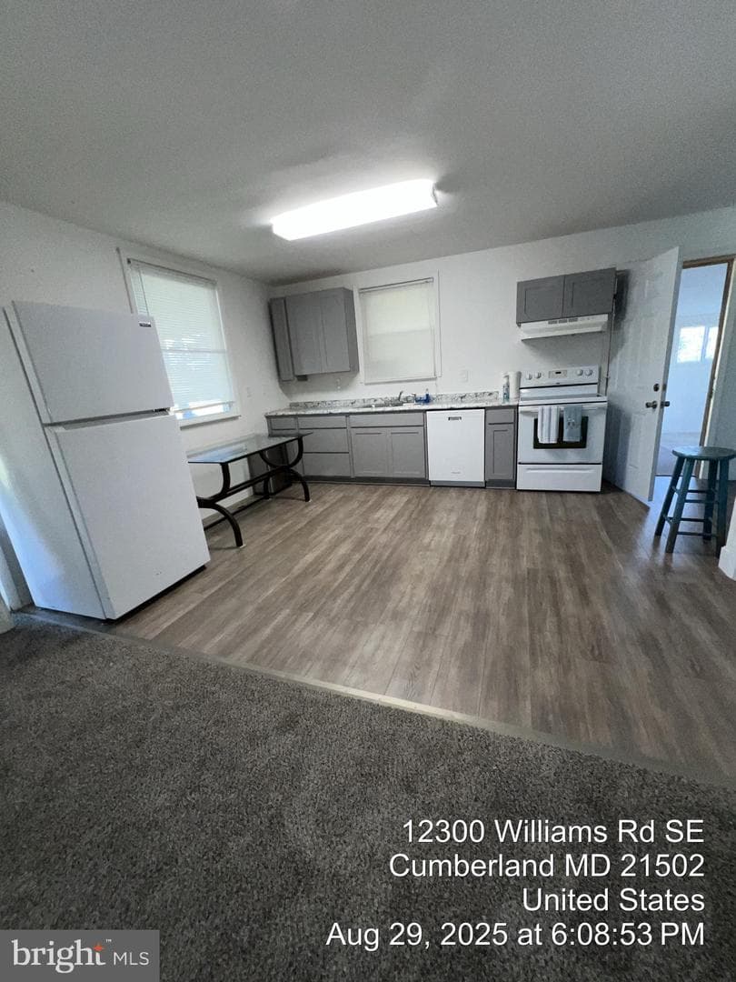 12302 Williams Road SE photo 17
