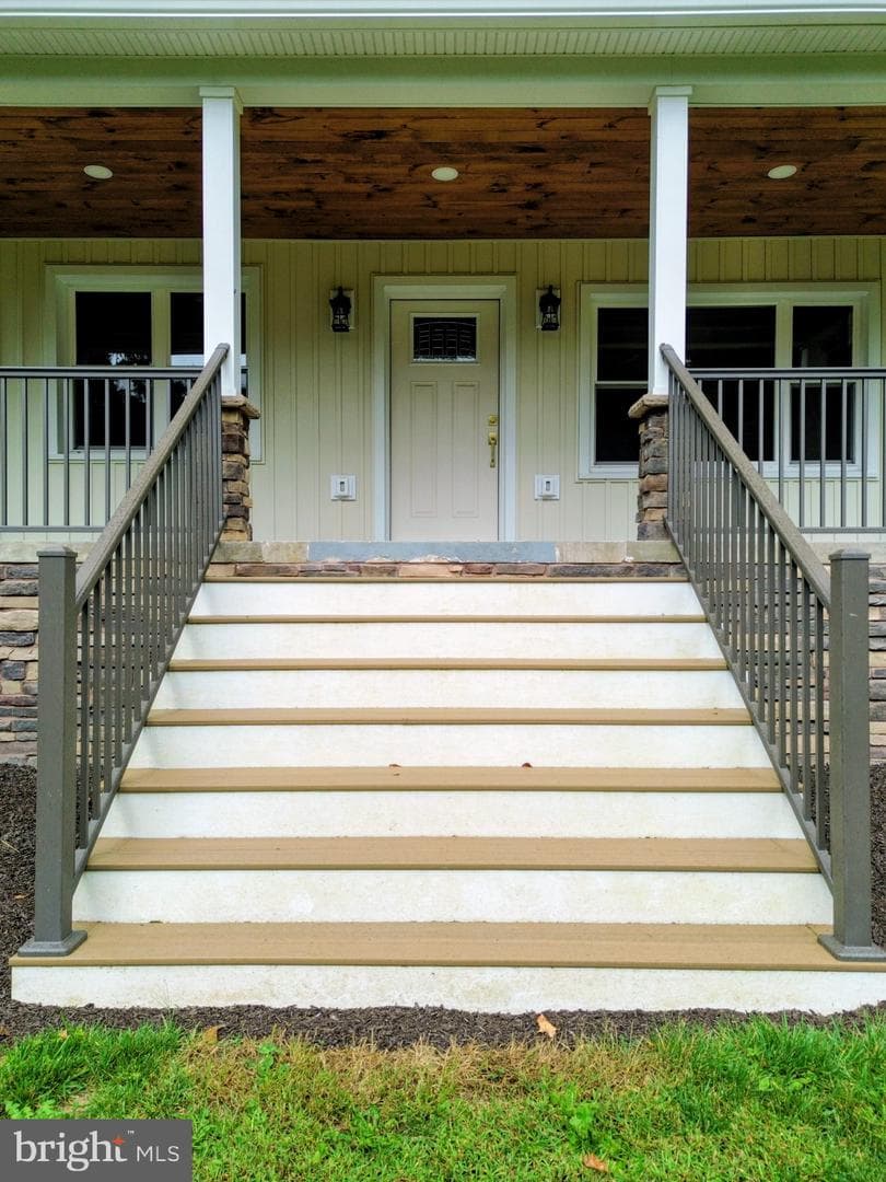 13512 Black Valley Road NE photo 2