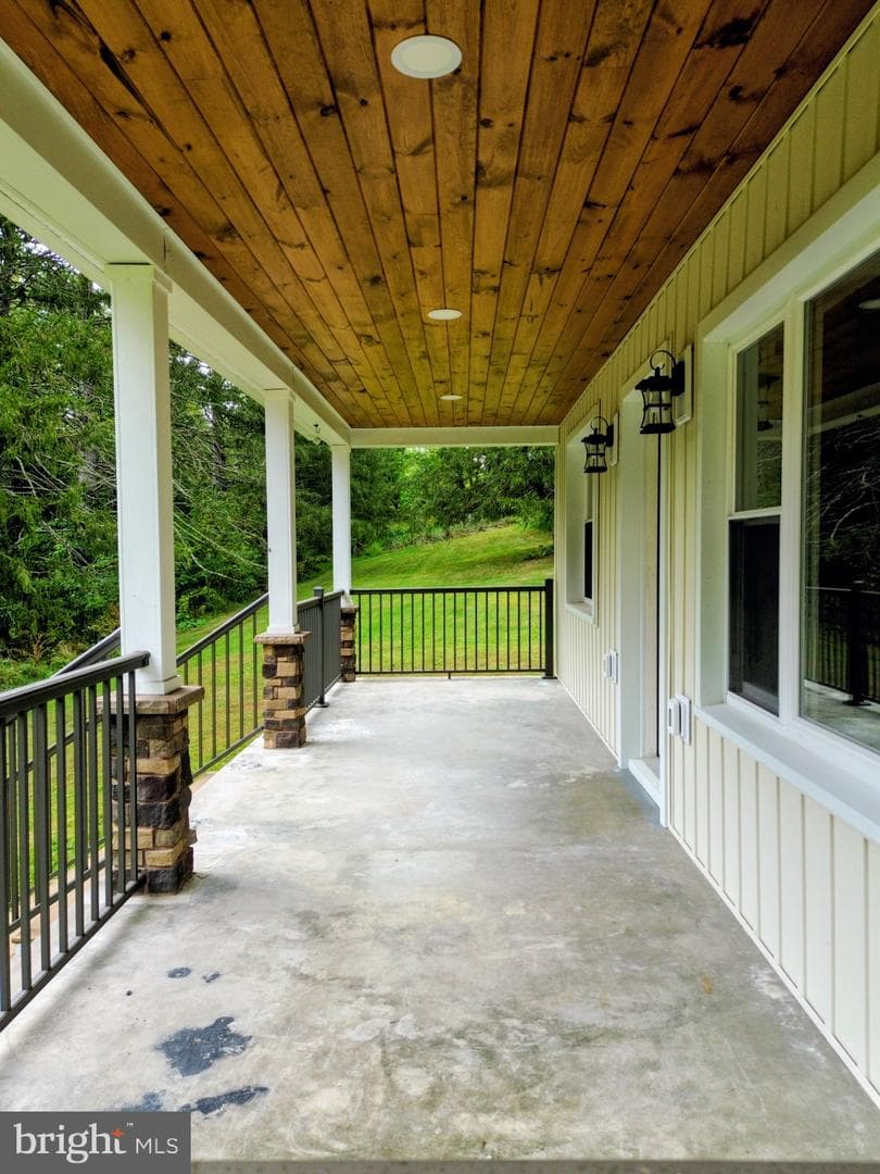 13512 Black Valley Road NE photo 3