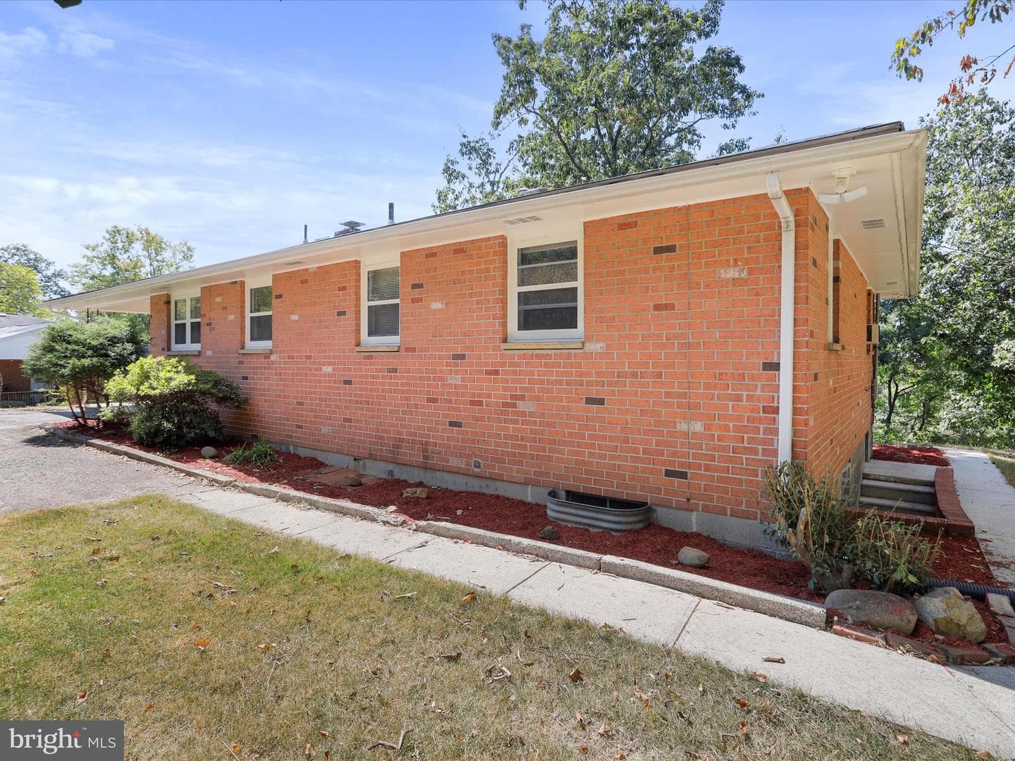 810 Winifred Road photo 31