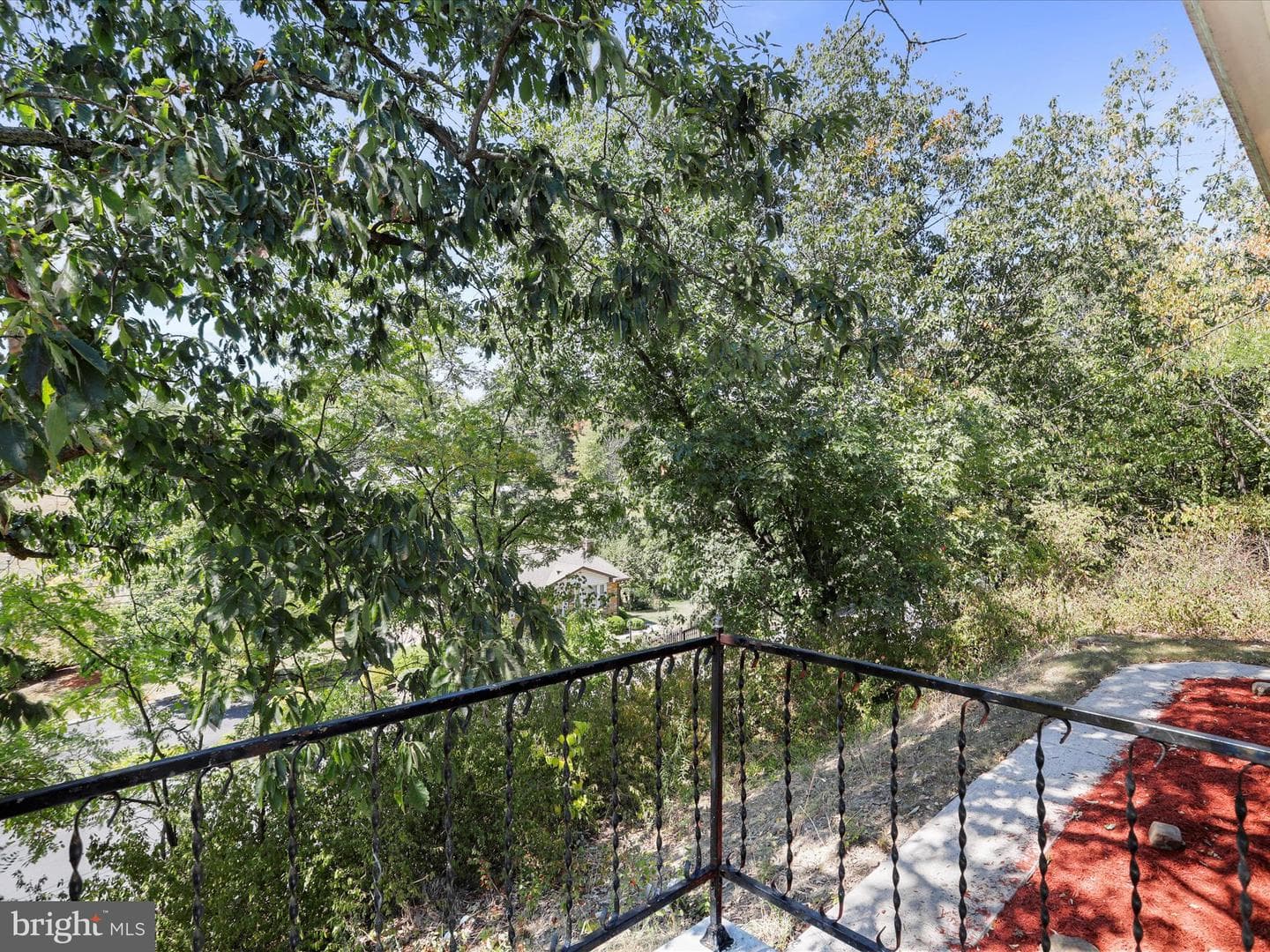 810 Winifred Road photo 32