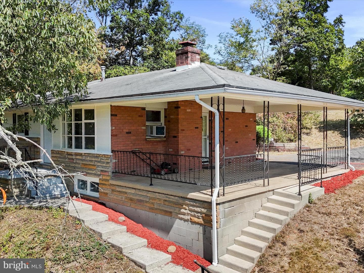 810 Winifred Road photo 34