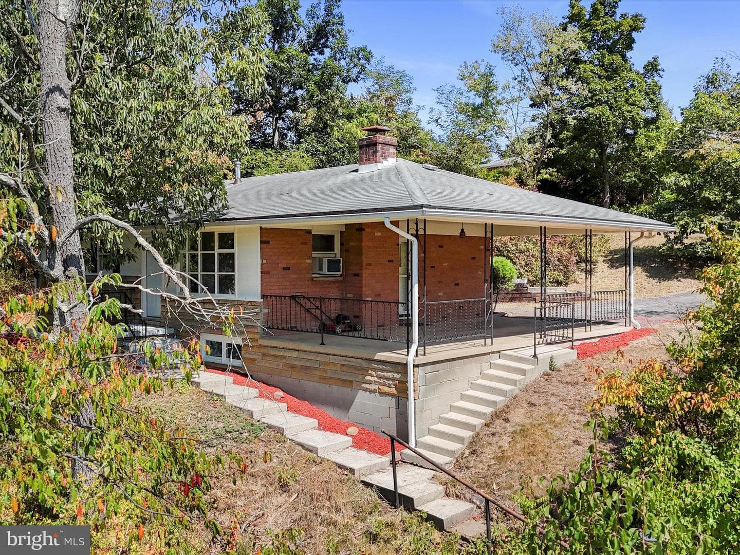 810 Winifred Road photo 35