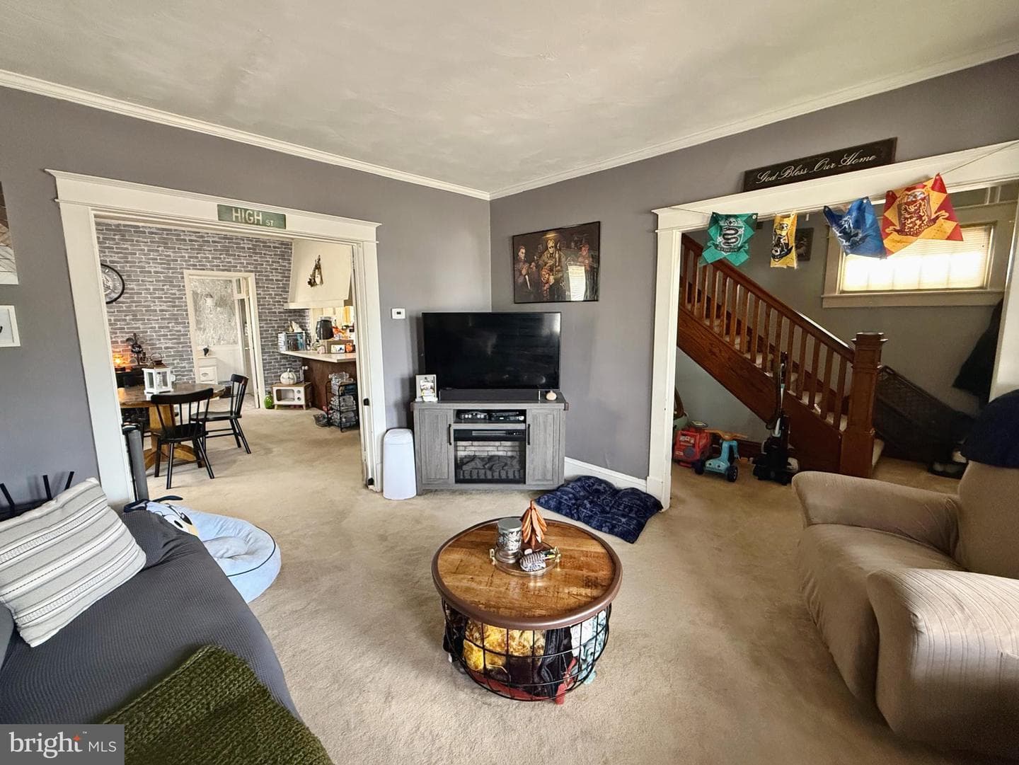 519 Forester Avenue photo 3