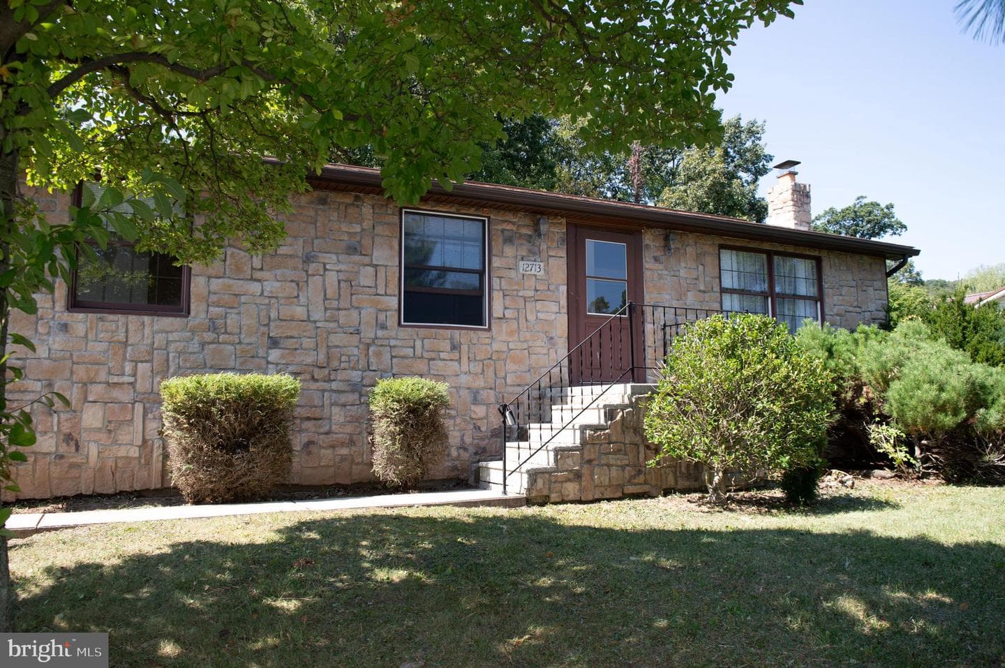 12713 Winchester photo 1