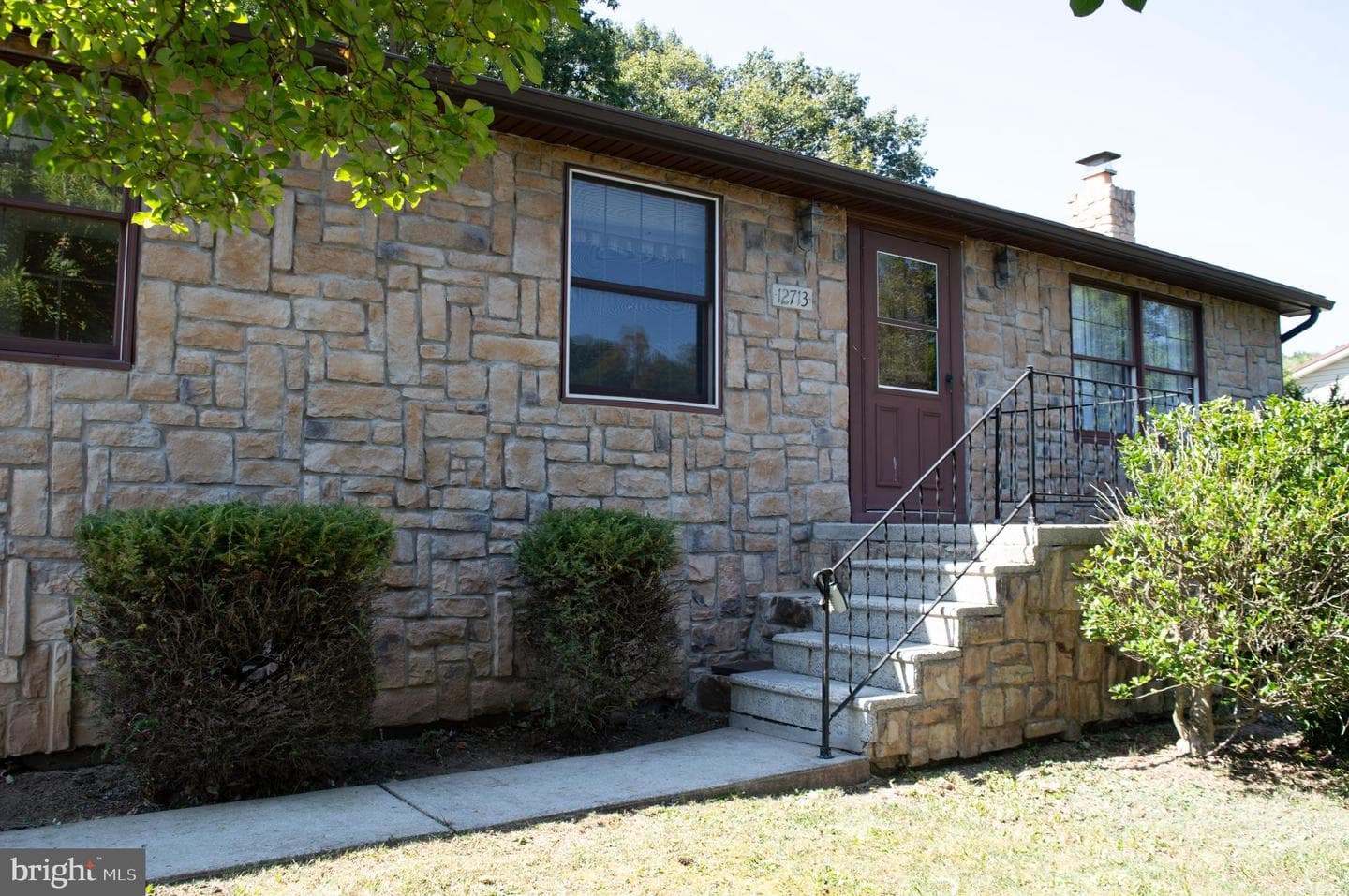 12713 Winchester photo 2