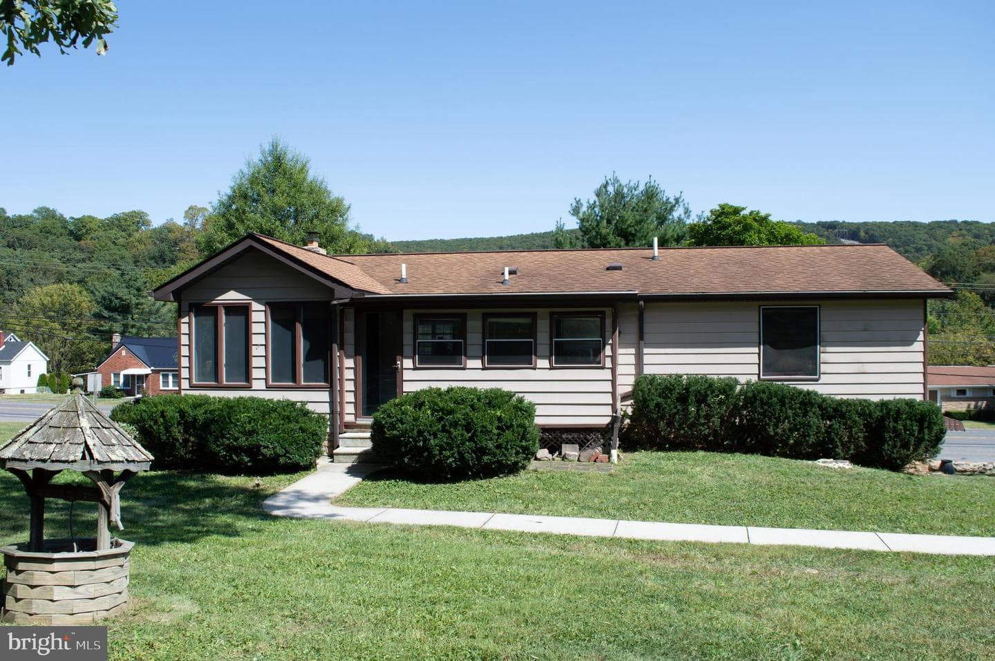 12713 Winchester photo 9