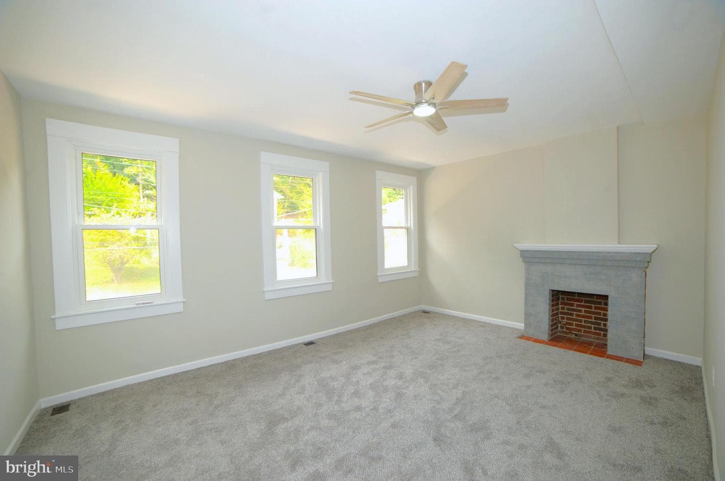 703 Bedford St photo 13