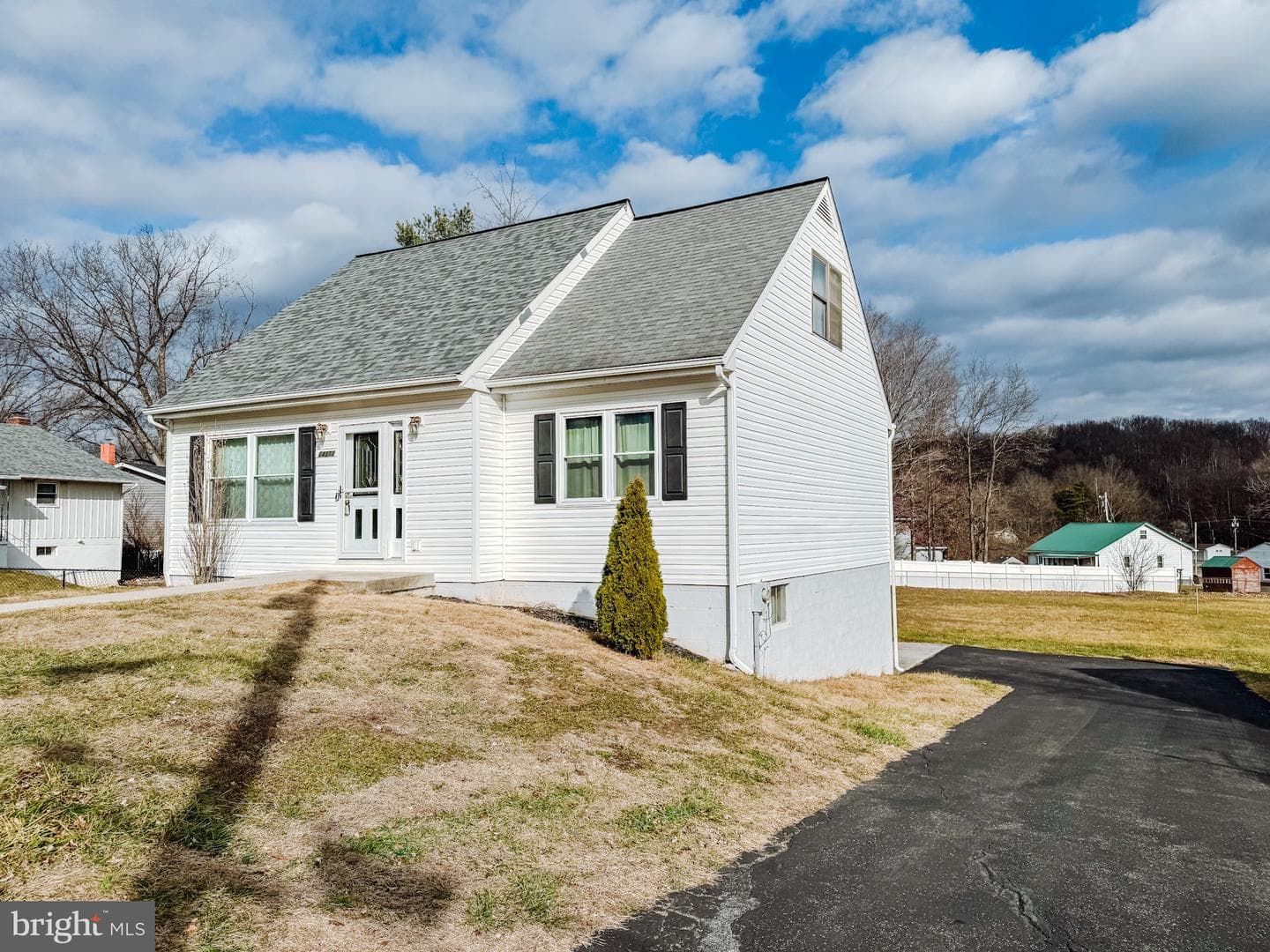 14211 Sparrow Lane SW photo 3