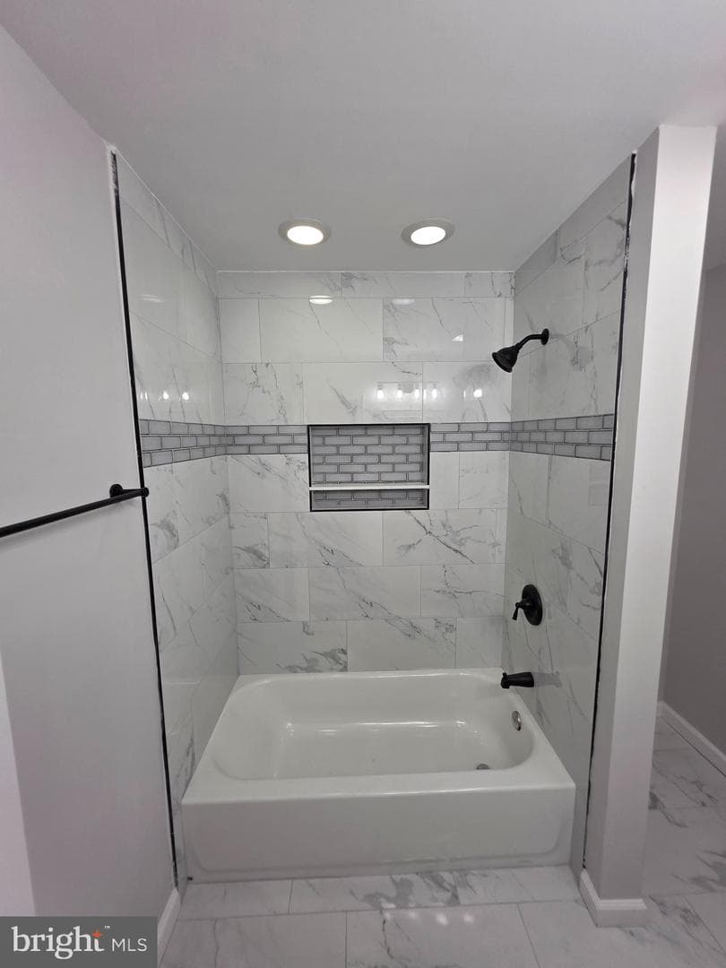 11816 Bedford ##rear photo 10