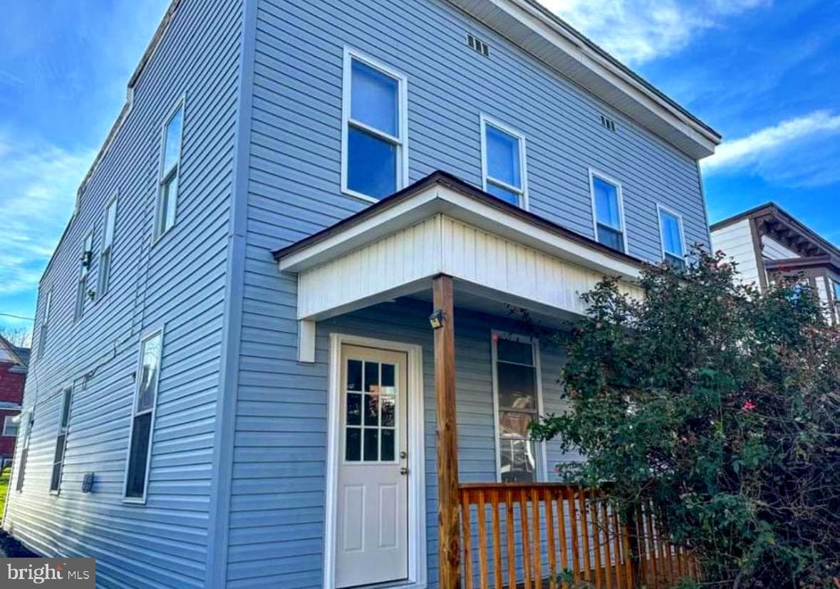 132 Arch Street, Cumberland