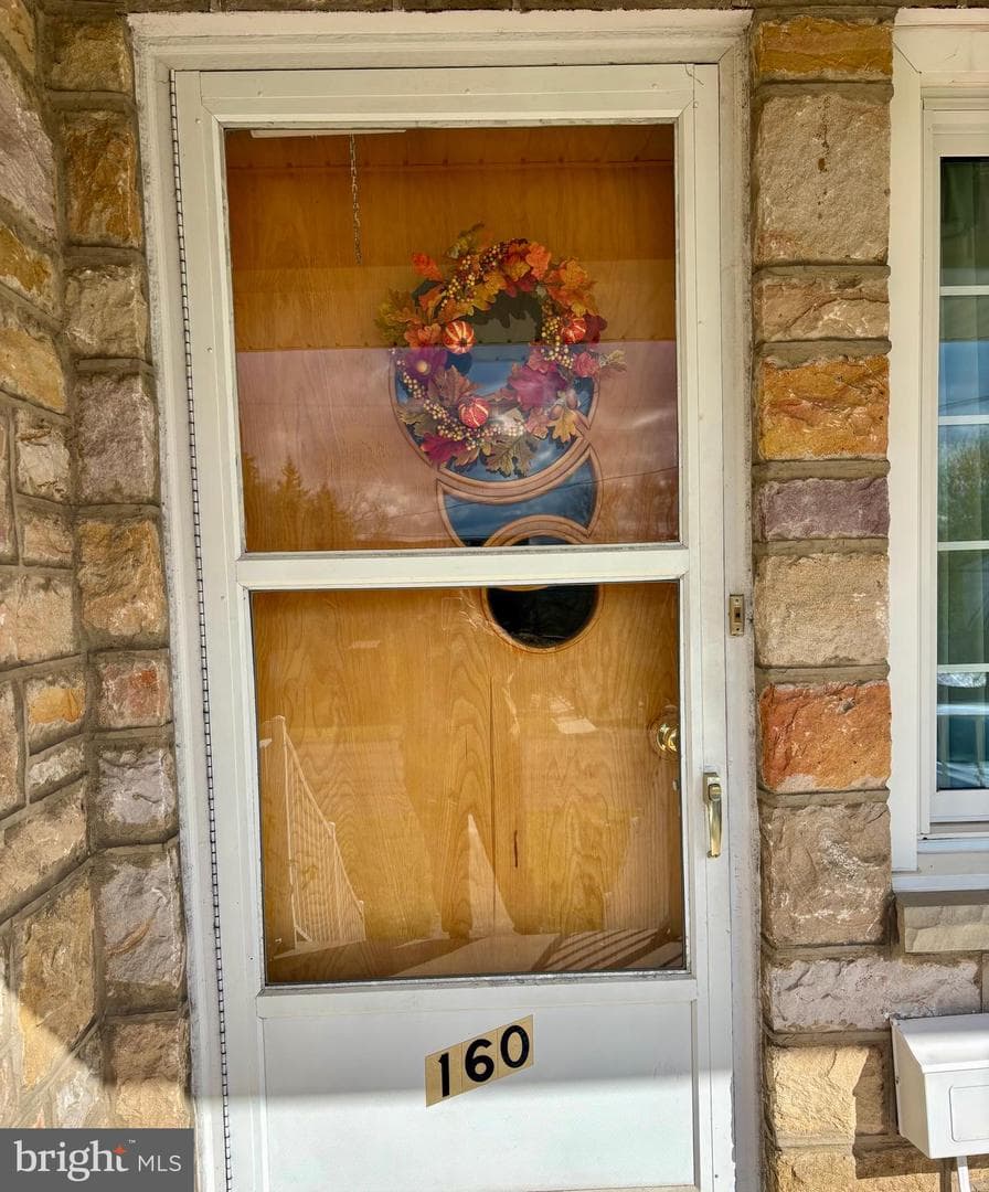 160 Washington Street photo 4