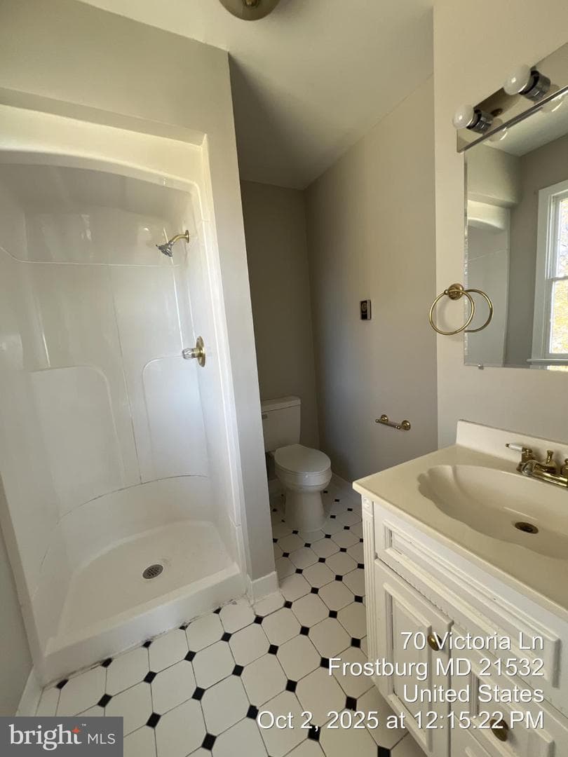 70 Victoria Lane photo 37