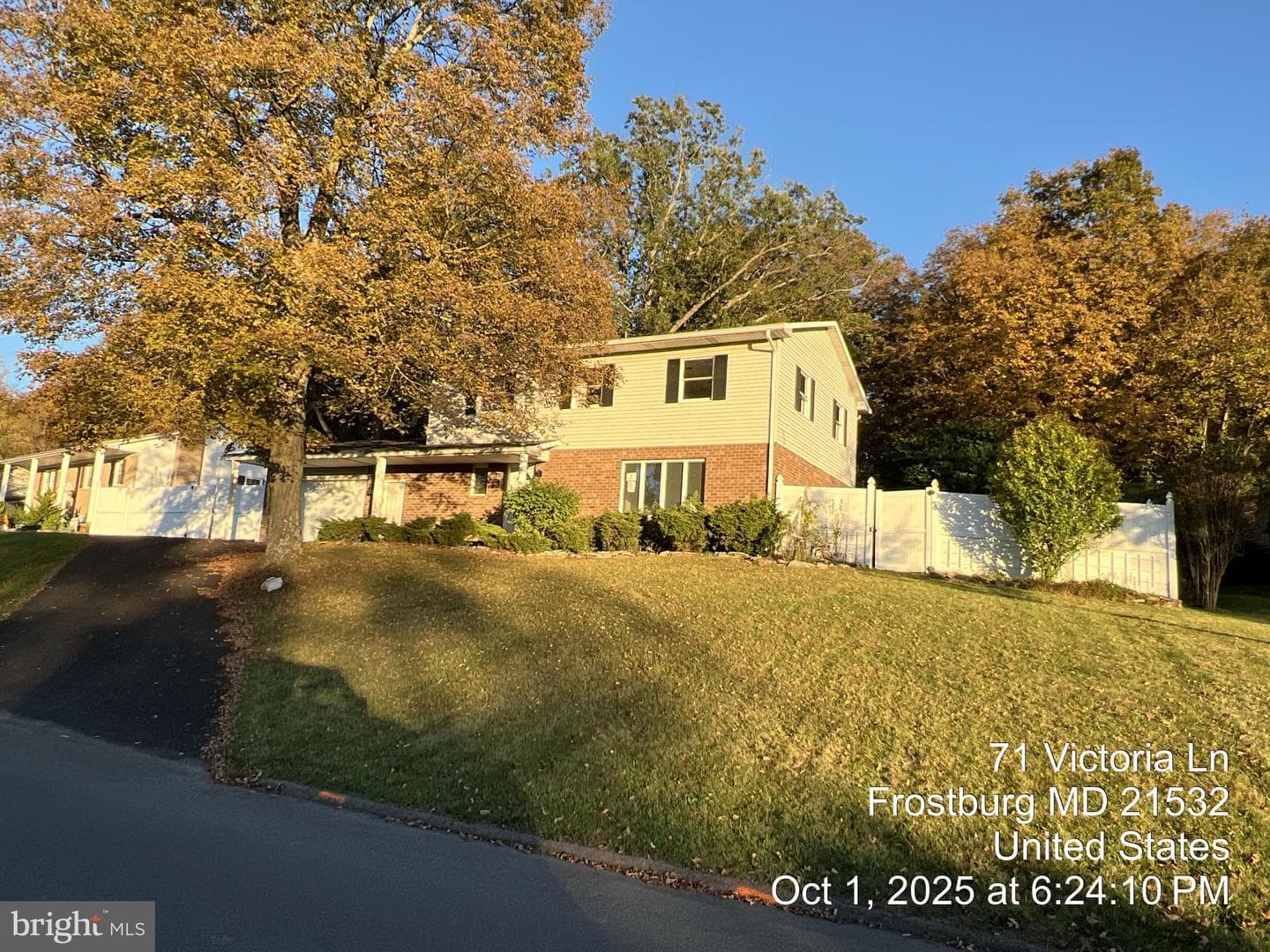 70 Victoria Lane photo 4