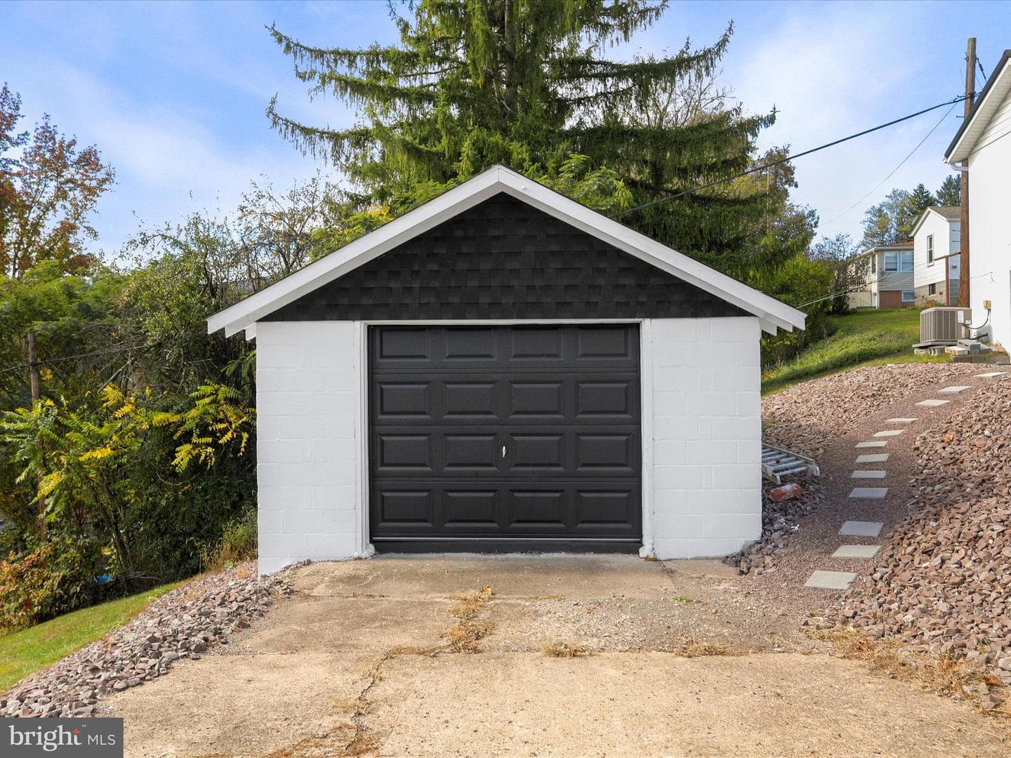 12521 Denny Drive photo 3