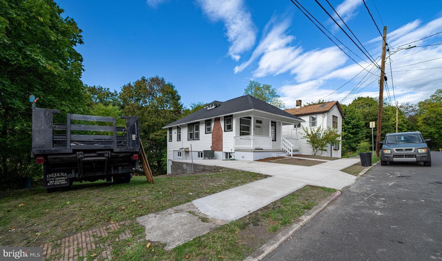 340 Davidson Street photo 2