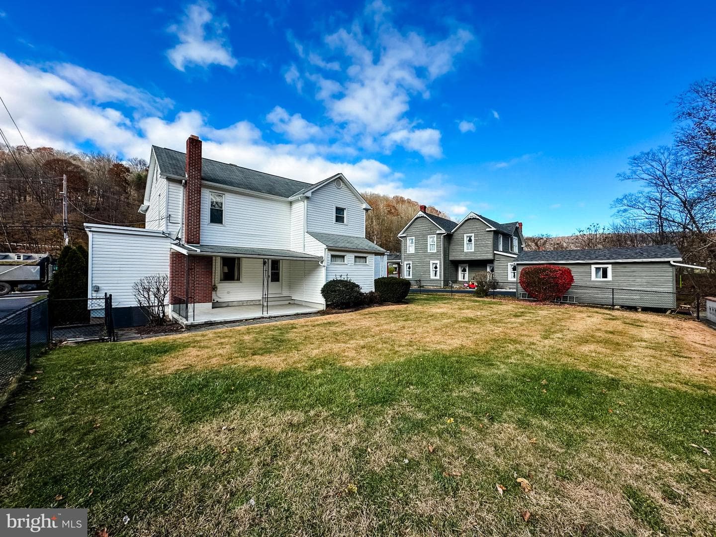 82 E Main Street photo 33