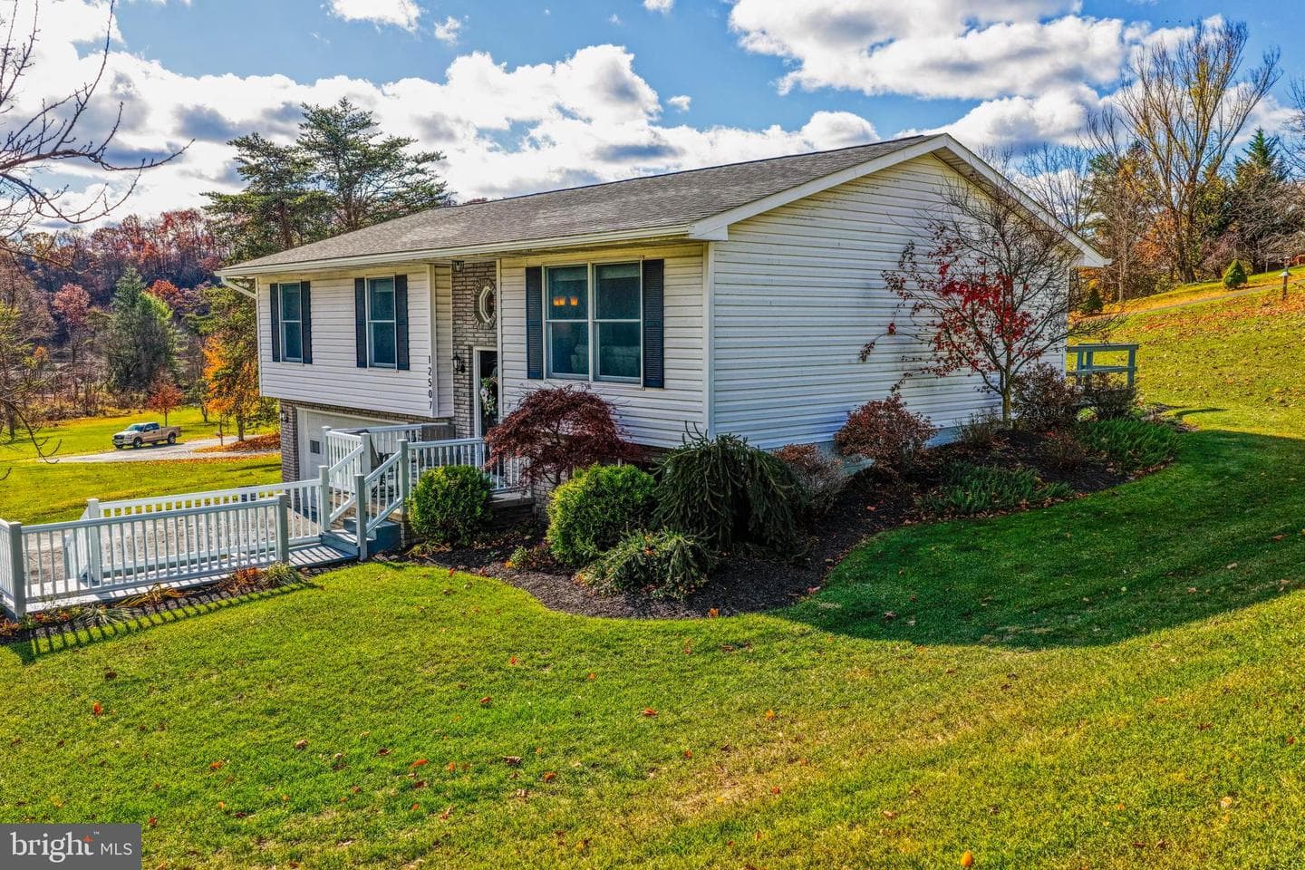 12507 Thornfield Circle NE photo 4