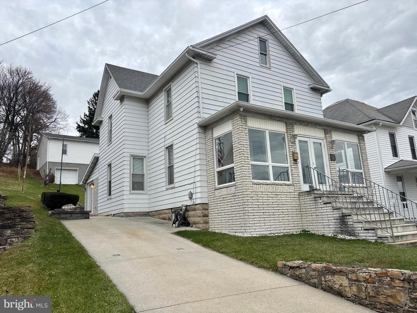 256 E Main Street photo 1