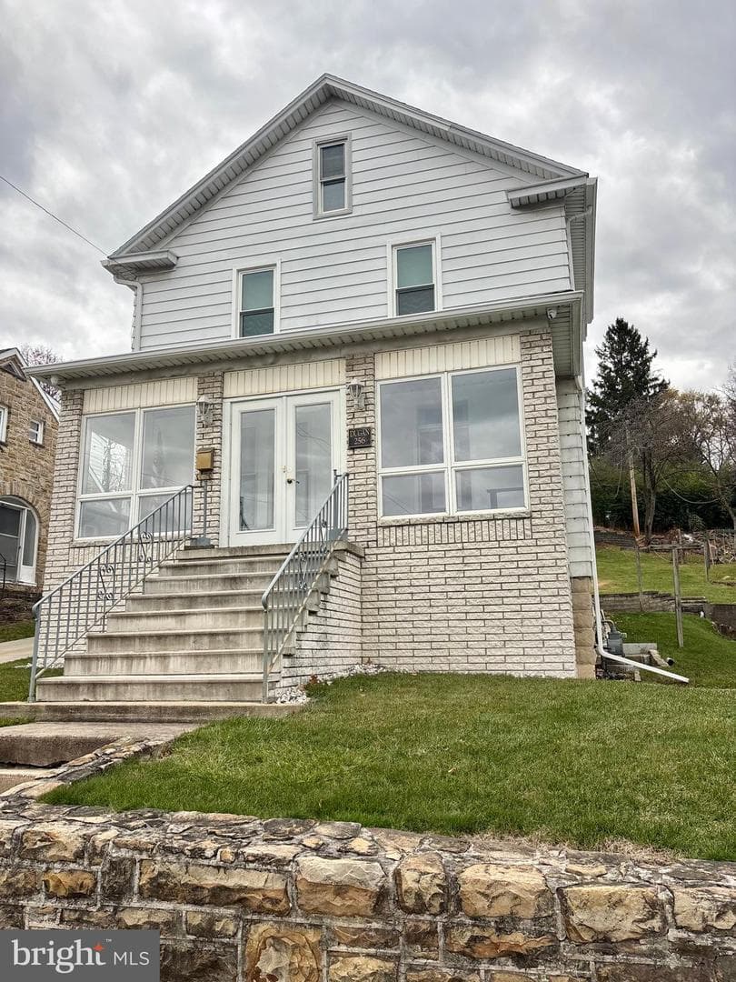 256 E Main Street photo 2