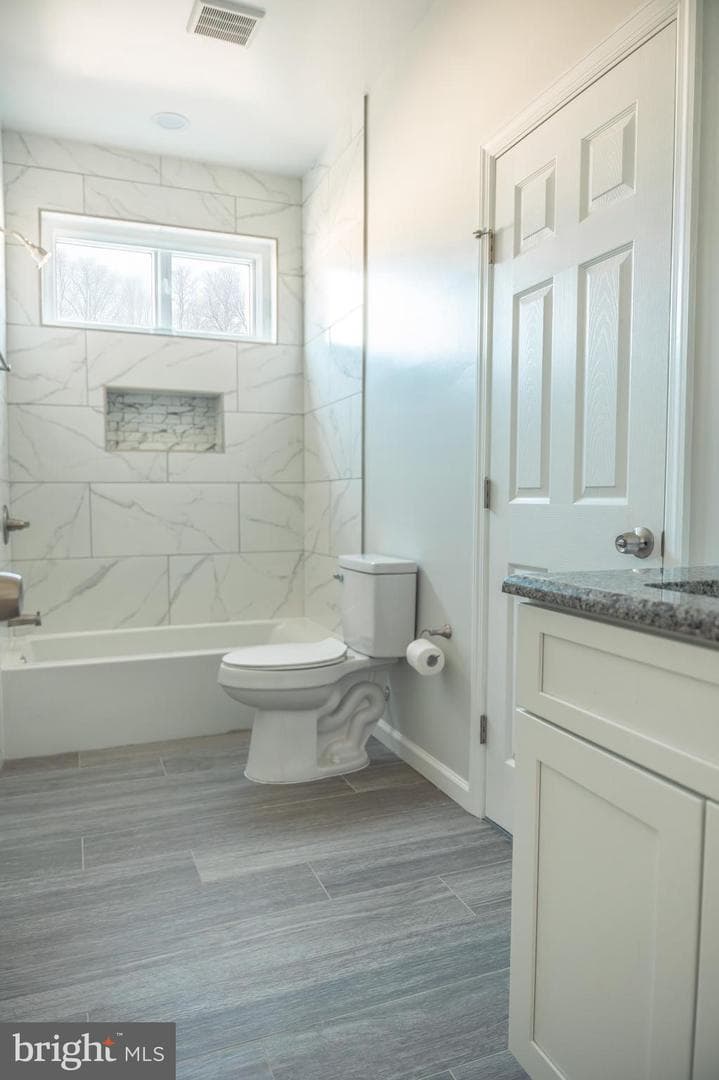 303 Arch Street photo 11