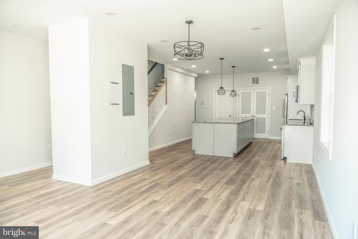 303 Arch Street photo 4
