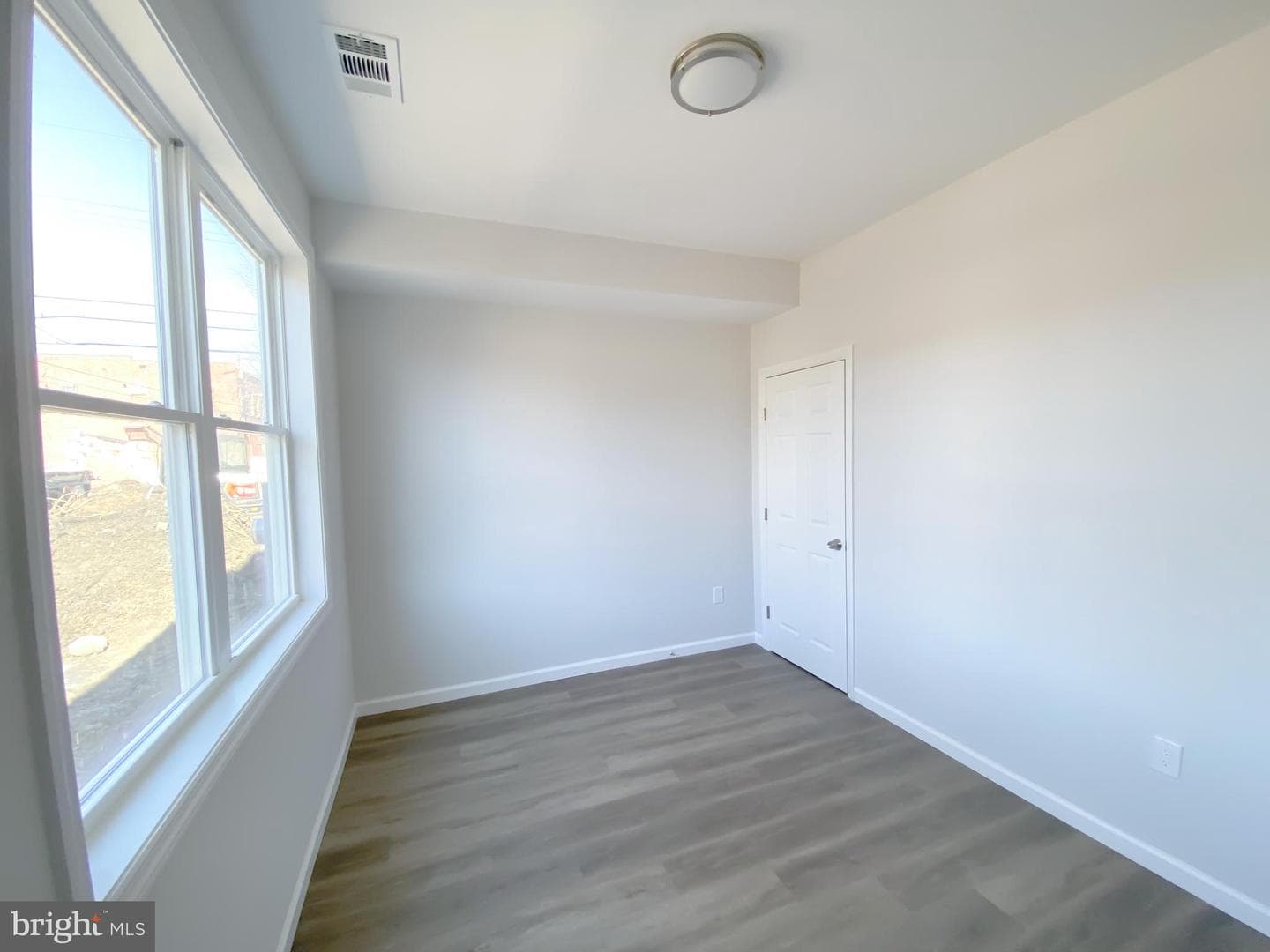 303 Arch Street photo 9