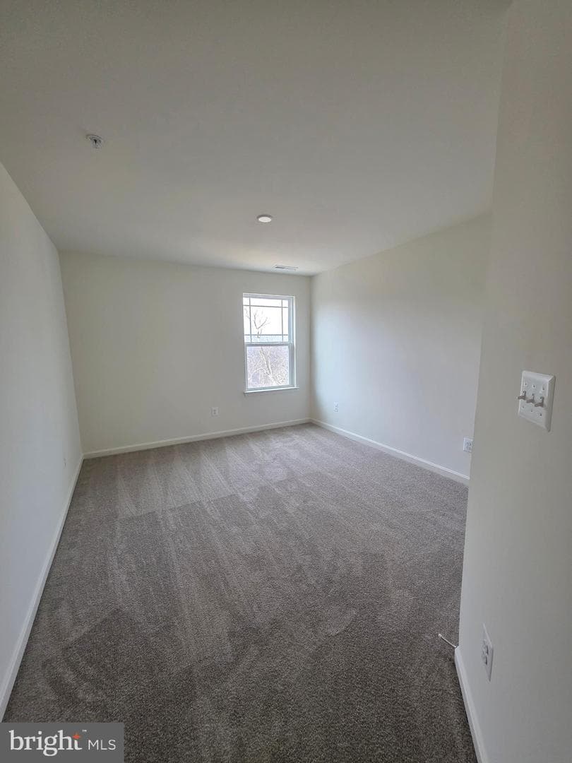 Skyview Drive W photo 23