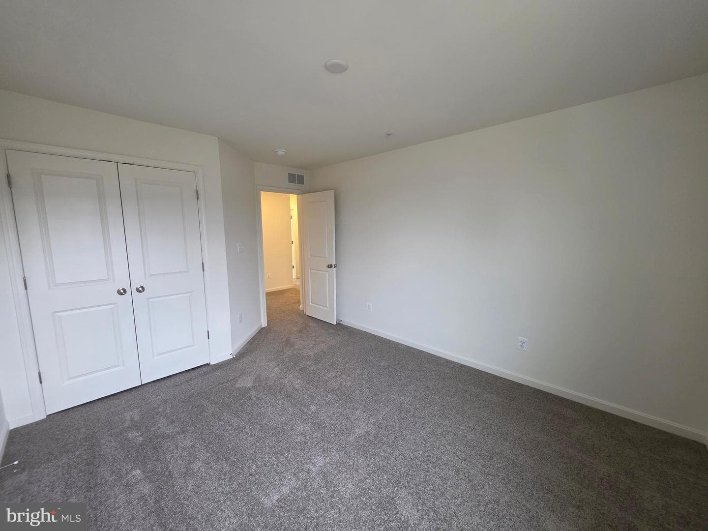 Skyview Drive W photo 25