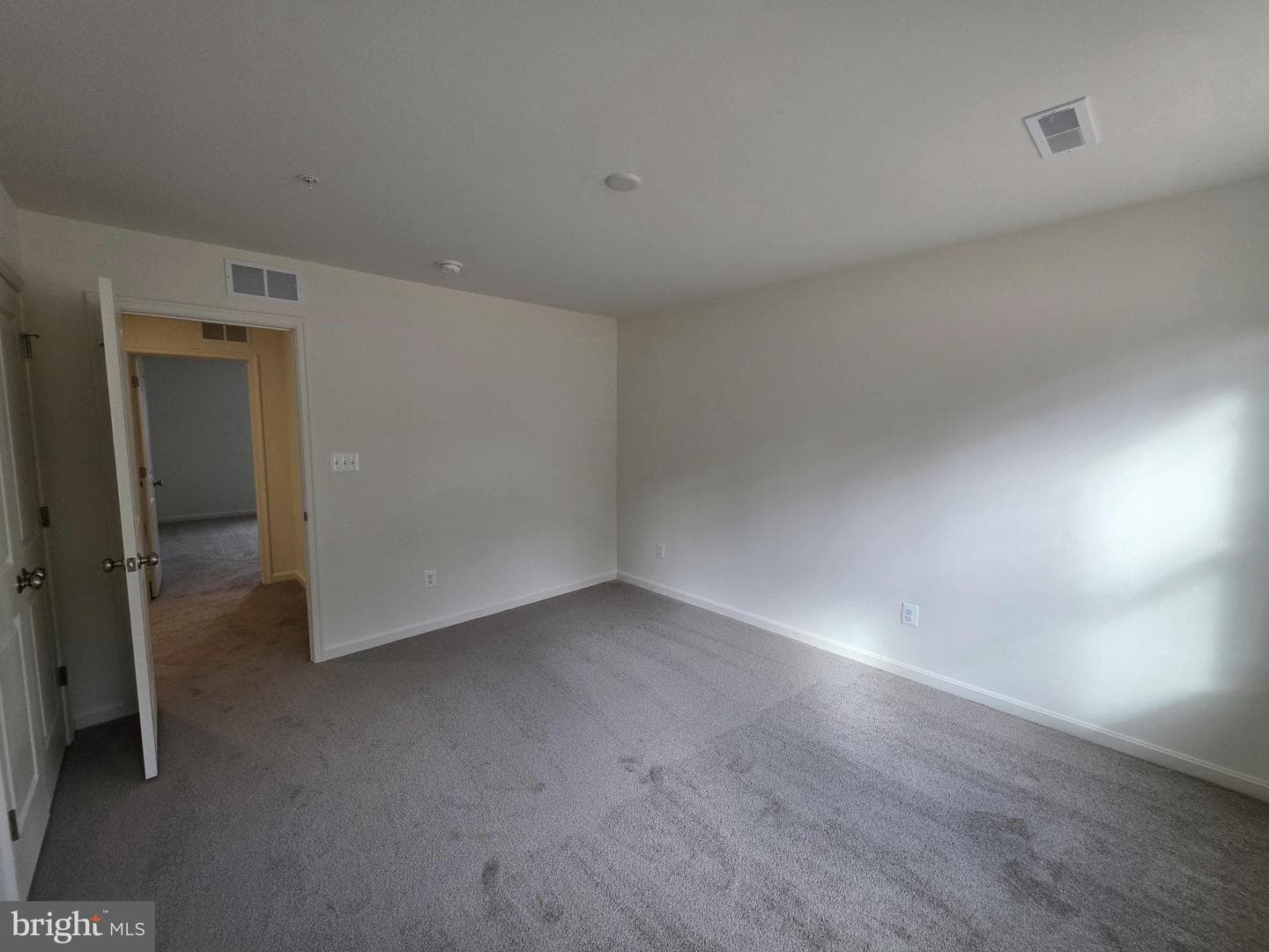 Skyview Drive W photo 32