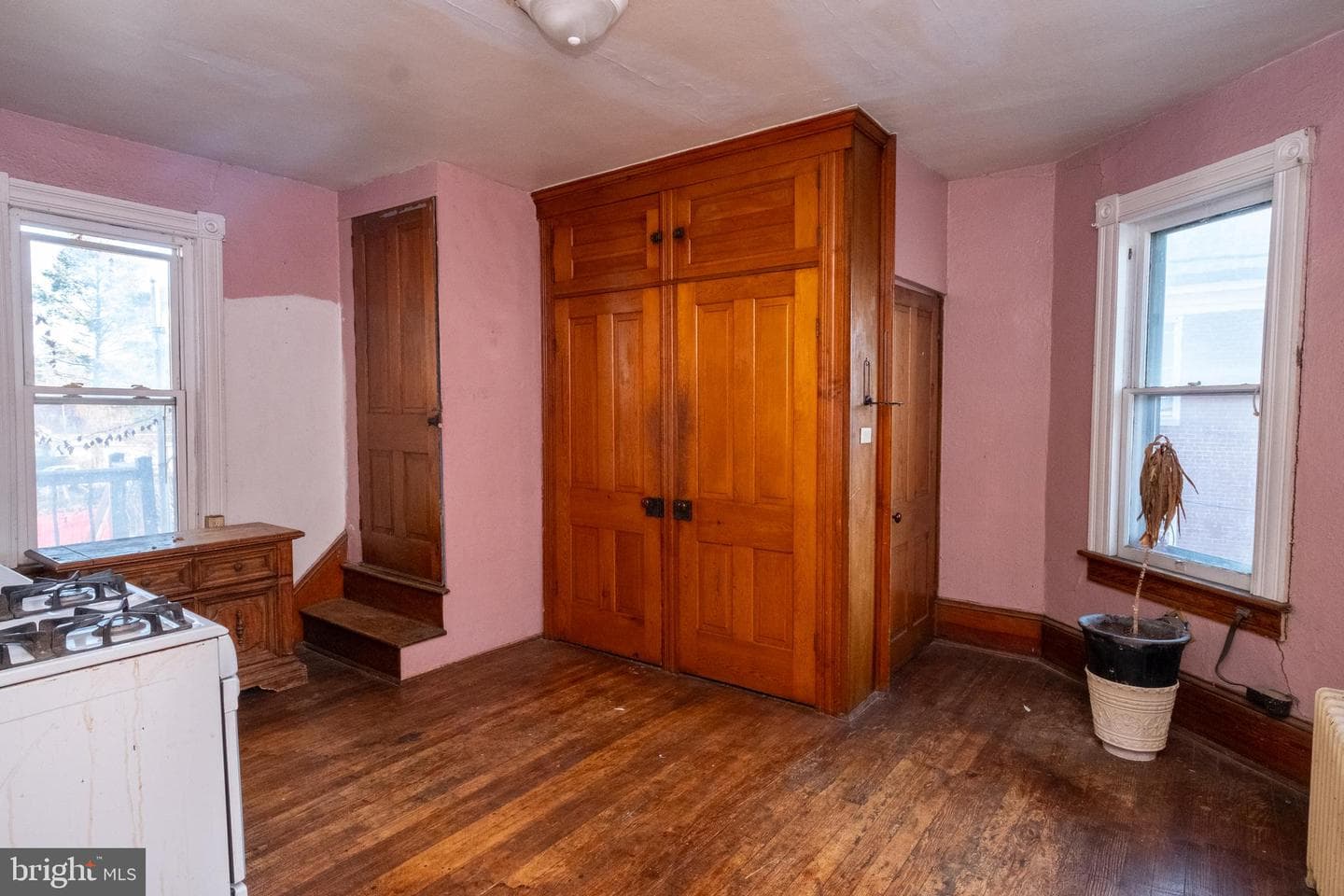 444 Columbia Street photo 18