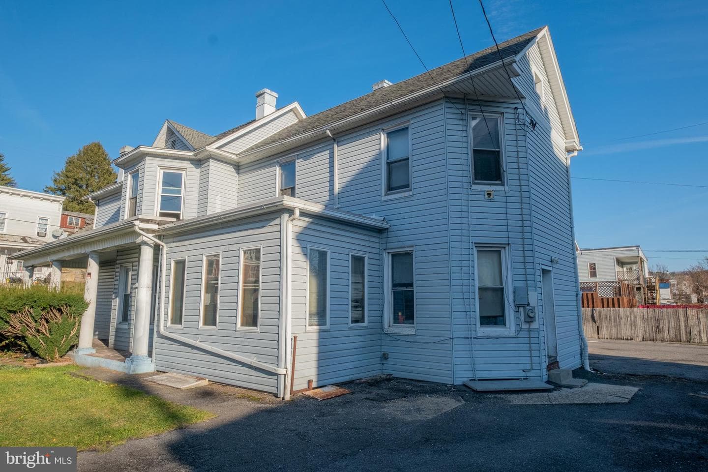 444 Columbia Street photo 3