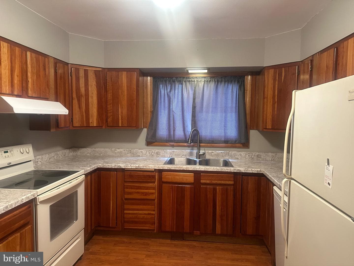 1105 Holland Street photo 2