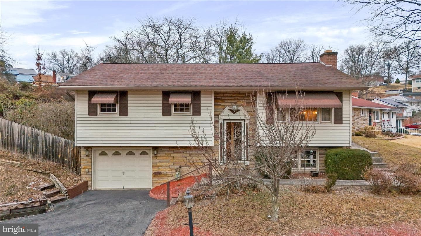716 Winifred Road photo 2