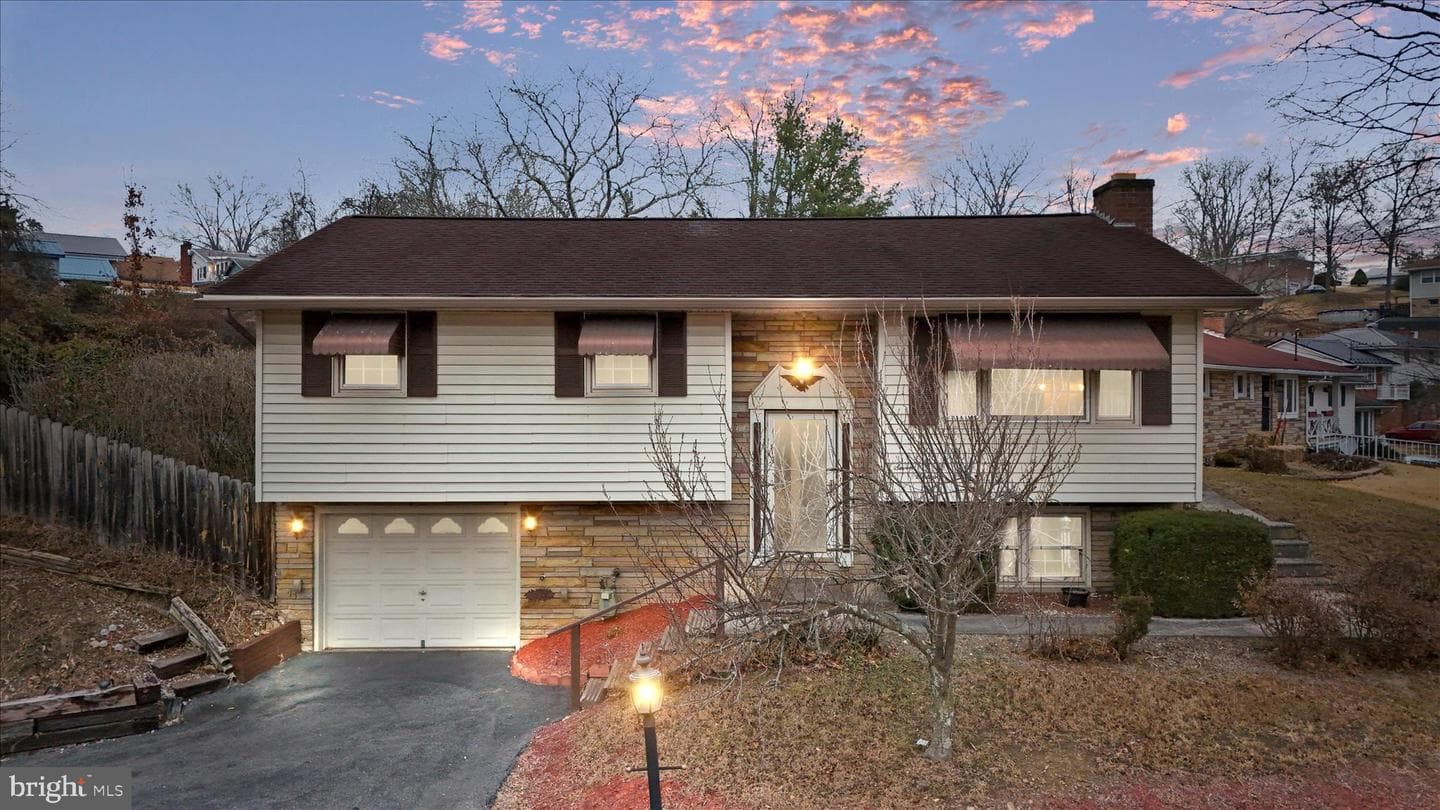 716 Winifred Road photo 3