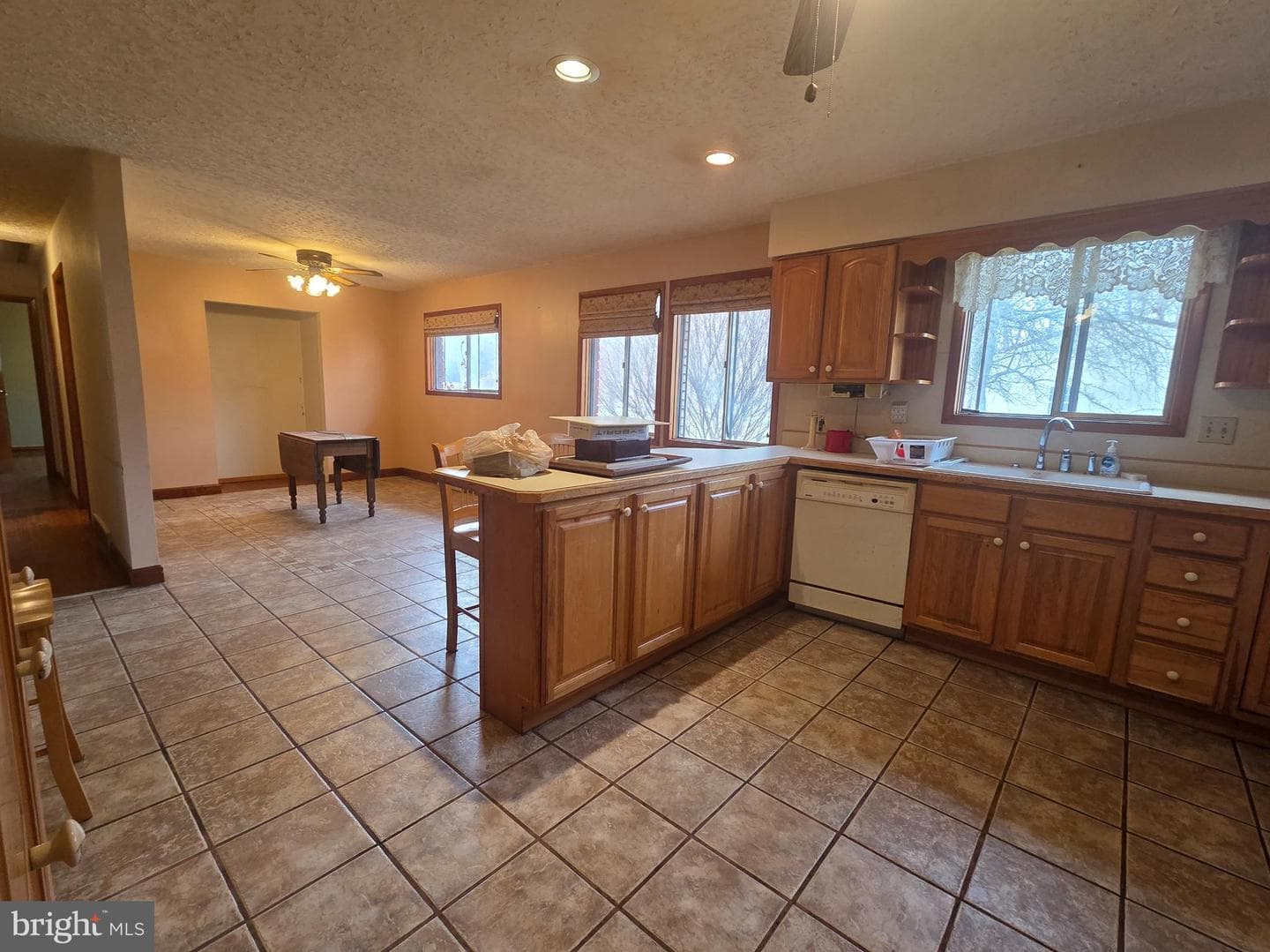 14201 Maple Leaf Drive SE photo 17