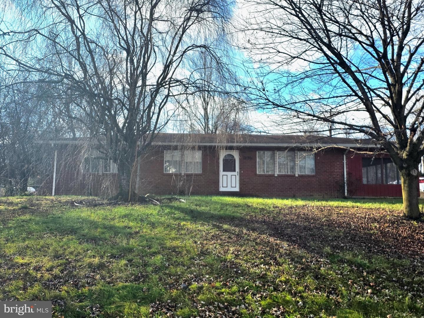 14201 Maple Leaf Drive SE photo 2