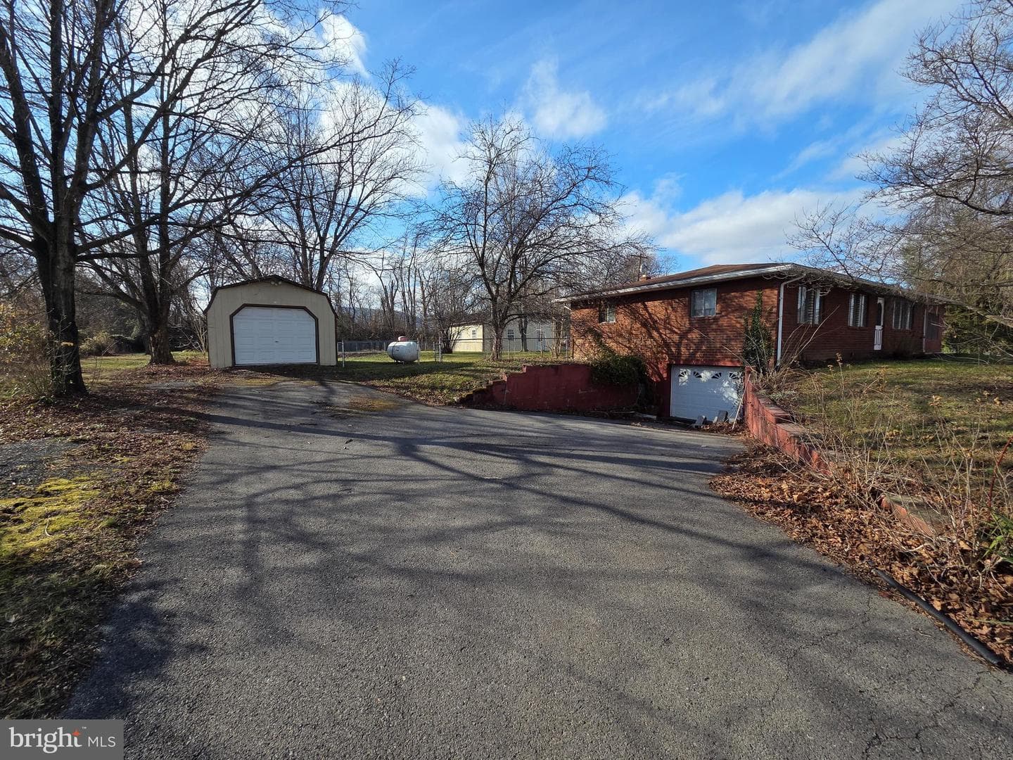 14201 Maple Leaf Drive SE photo 3
