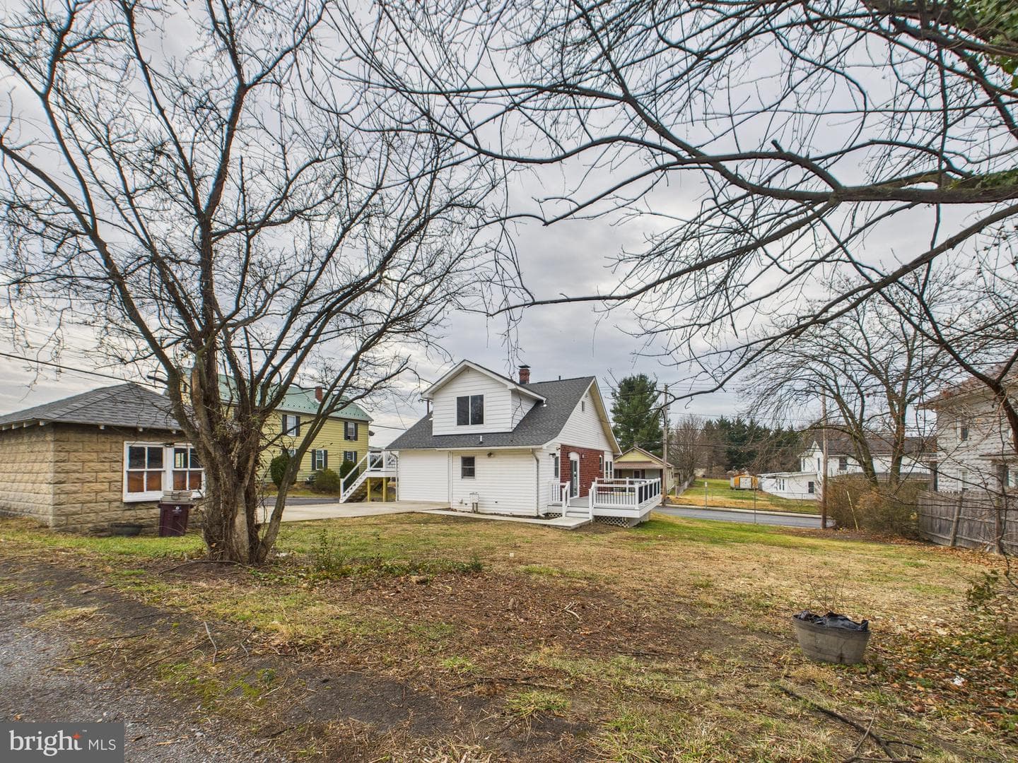 820 E Oldtown Rd photo 38