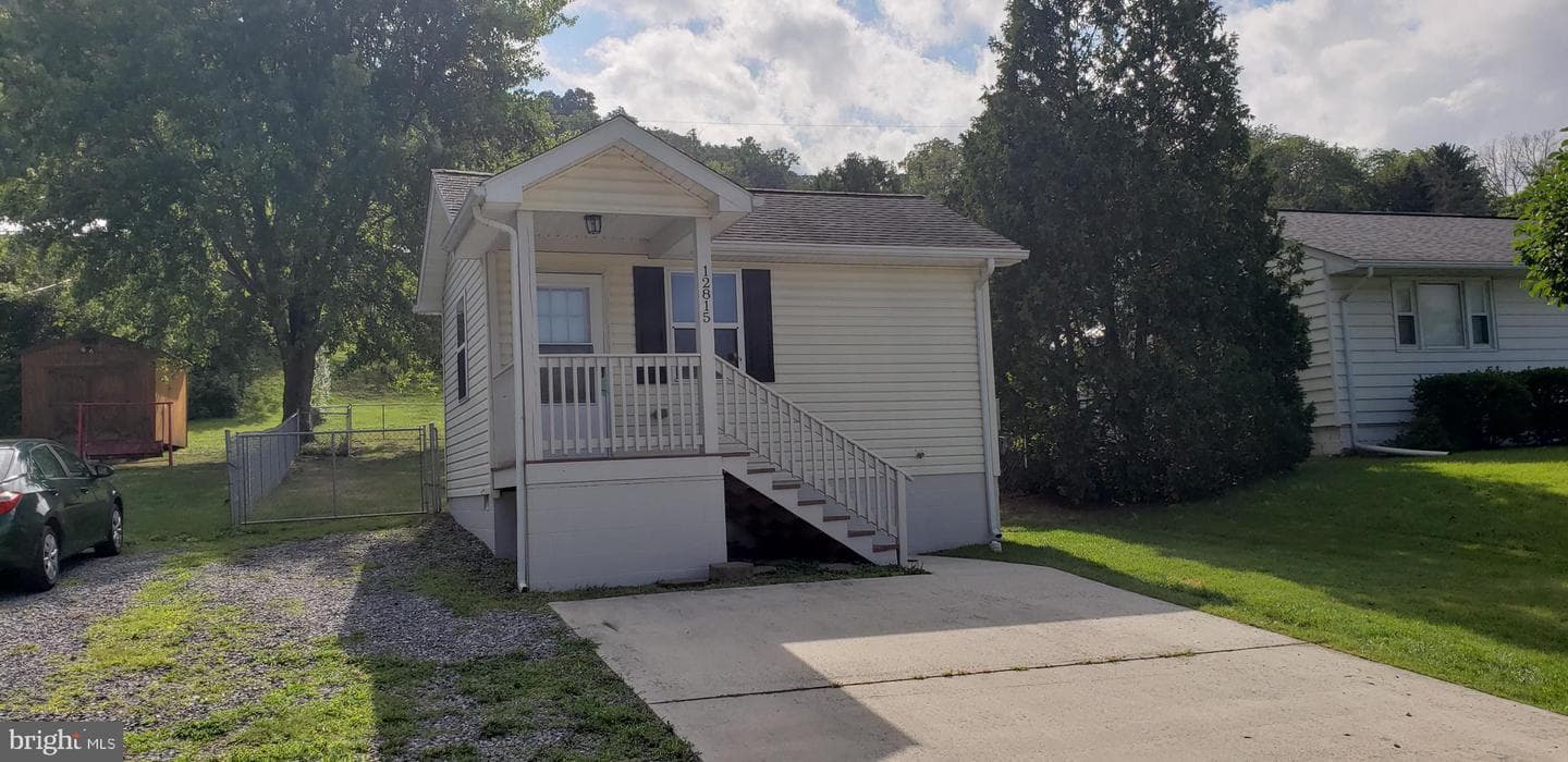12815 Bowling Street photo 2
