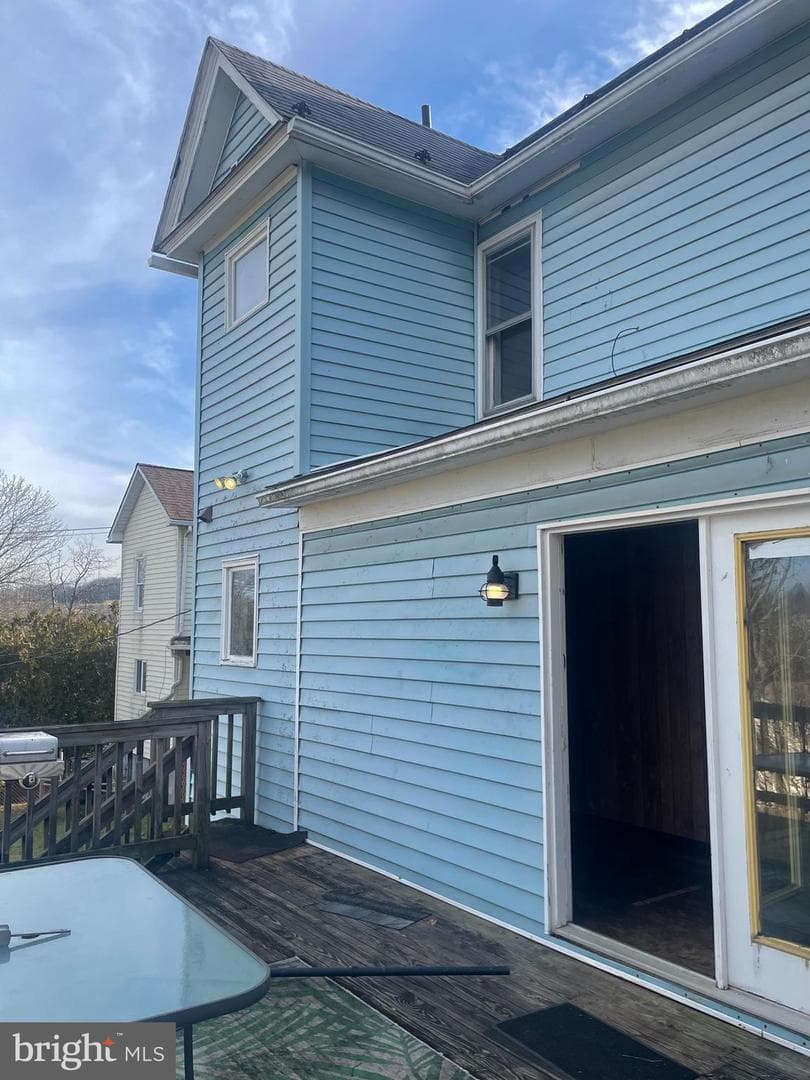 164 E College Avenue photo 3