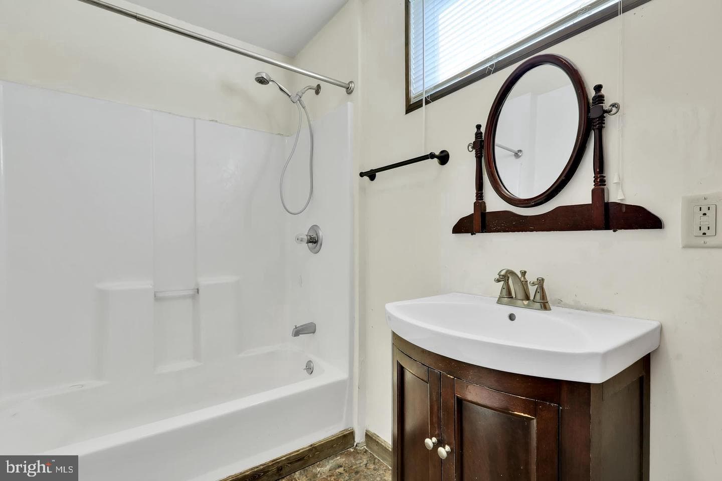 508 Marshall Street photo 5