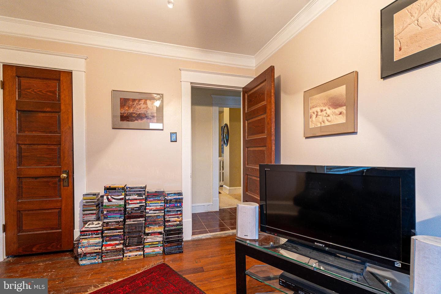 775 Macdonald Ter photo 23