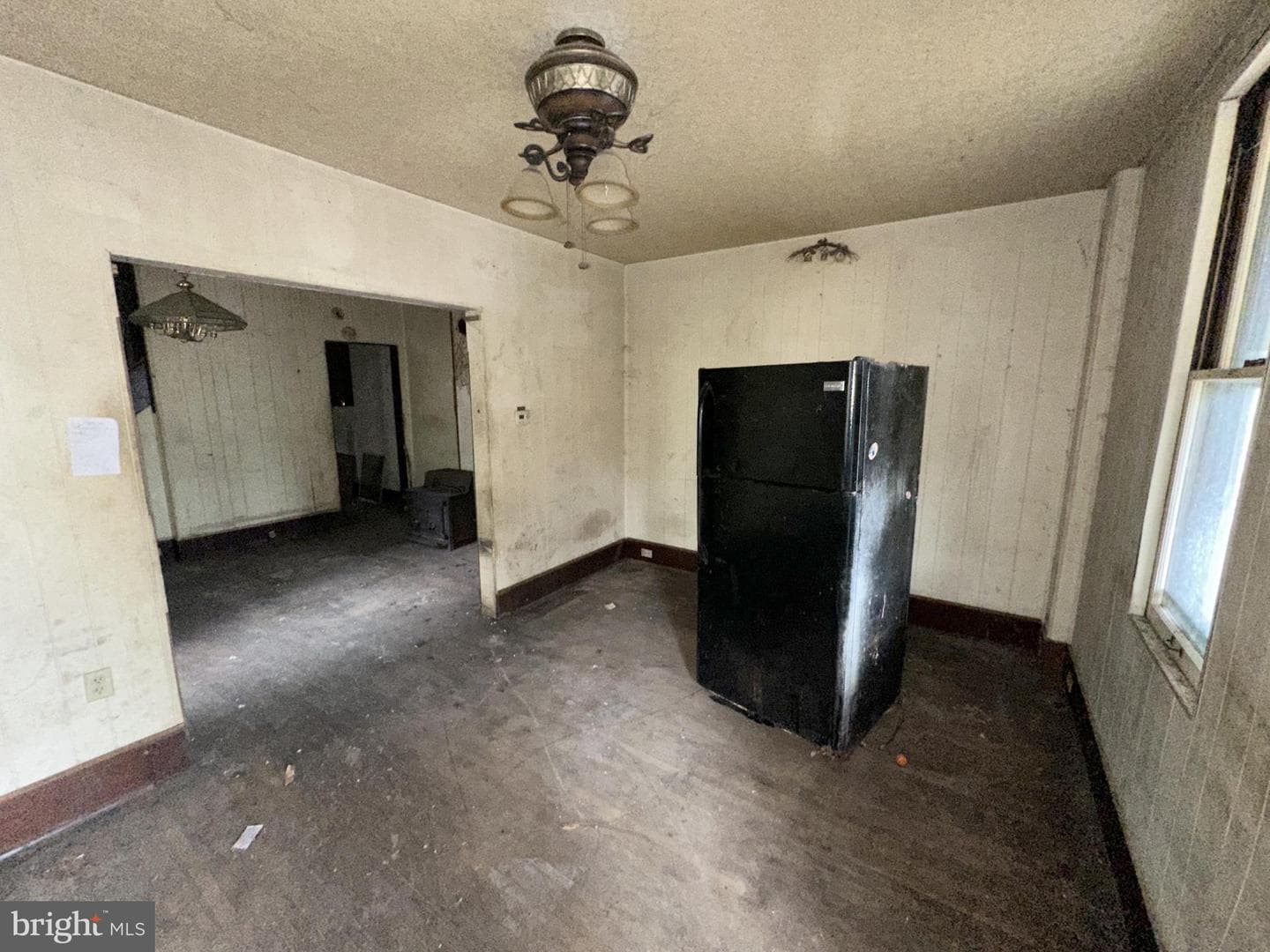 648 Baker Street photo 10