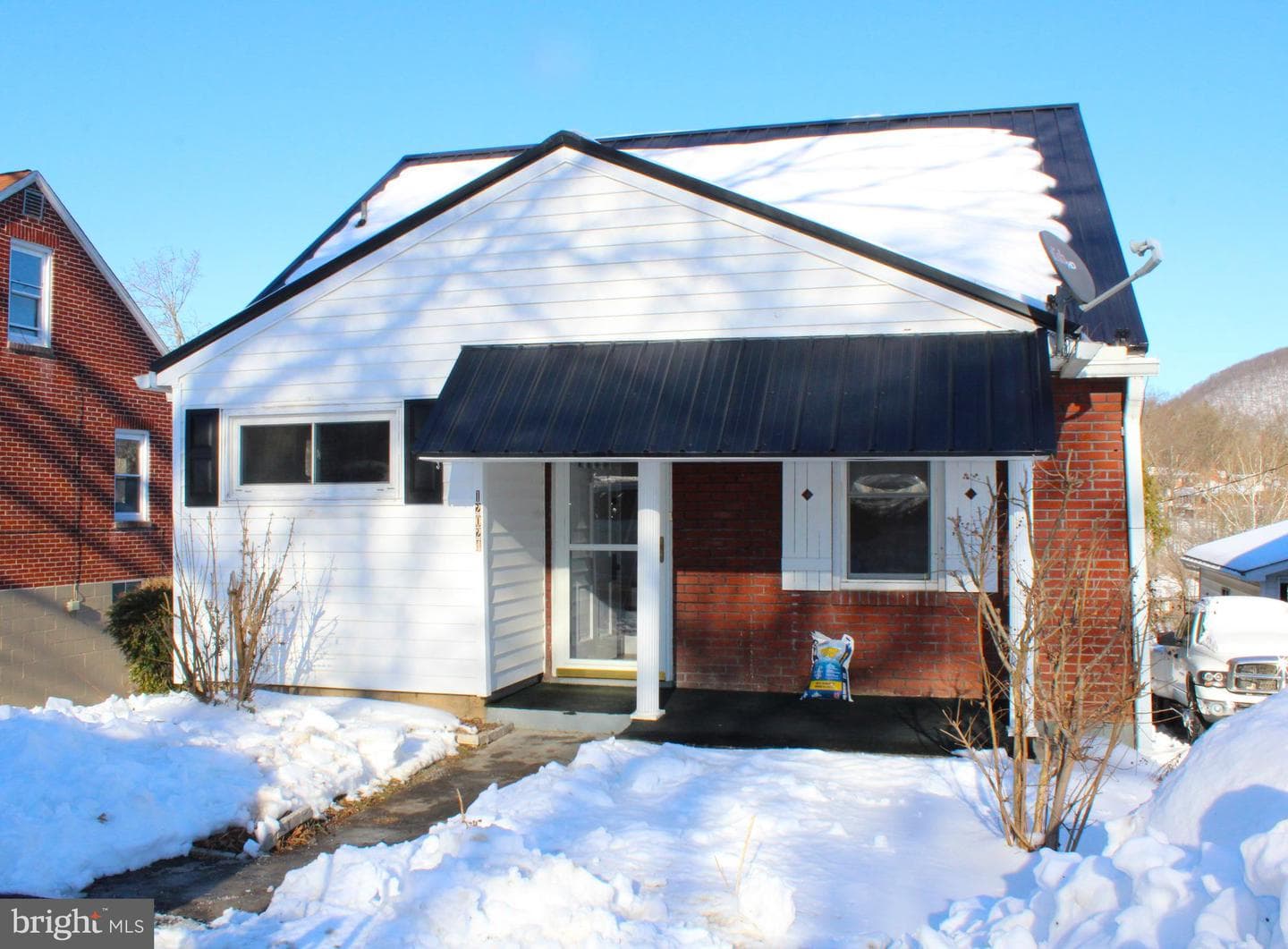 12024 Iris Avenue photo 3
