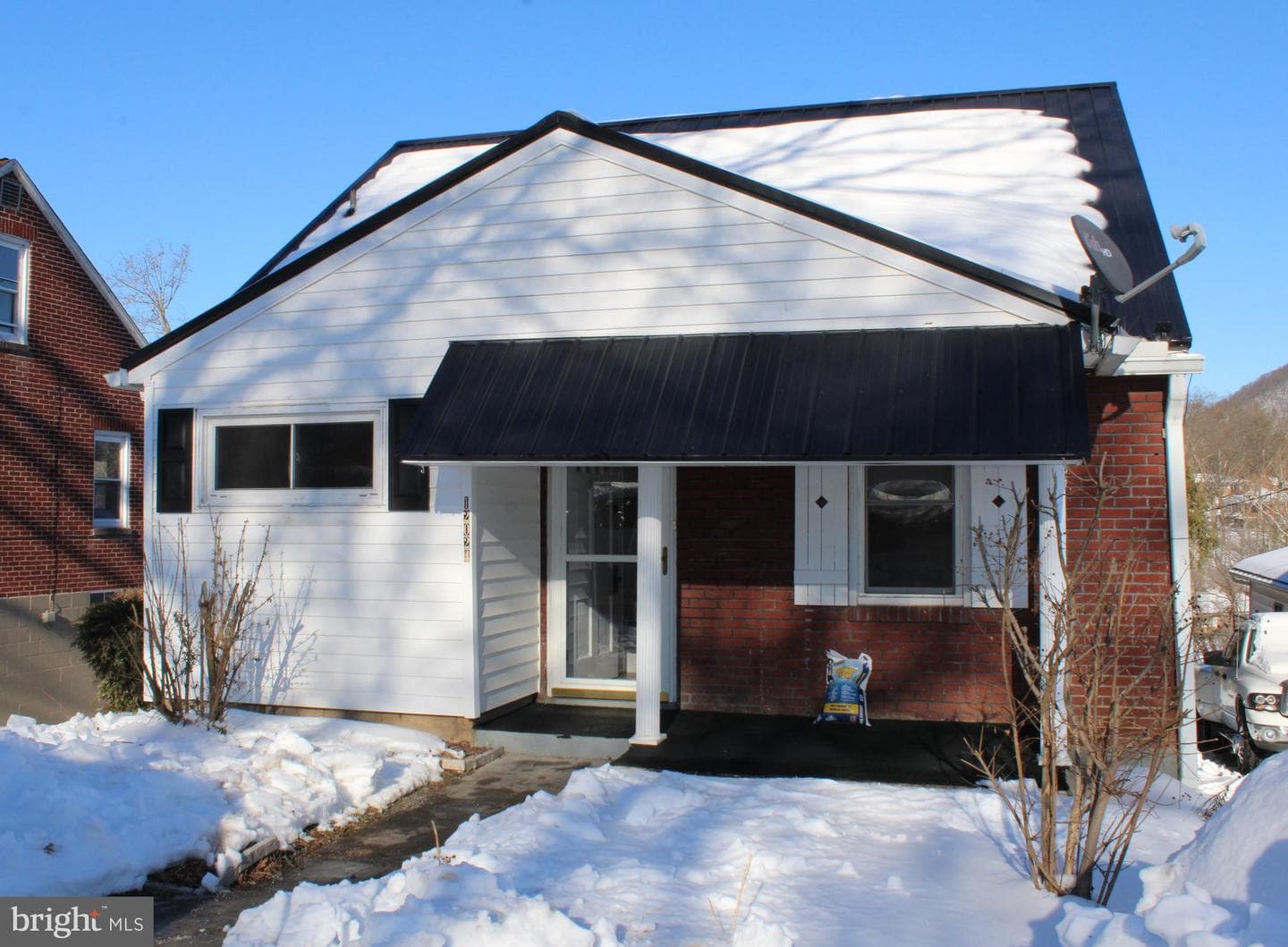 12024 Iris Avenue photo 4