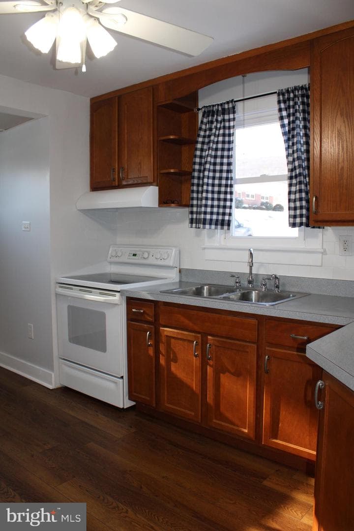 12024 Iris Avenue photo 9