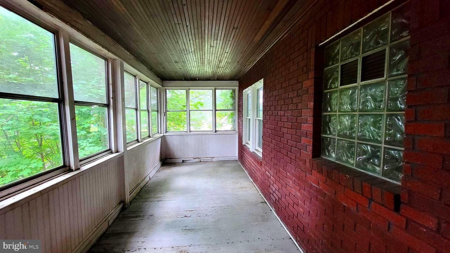 8 Buchanan Avenue photo 12